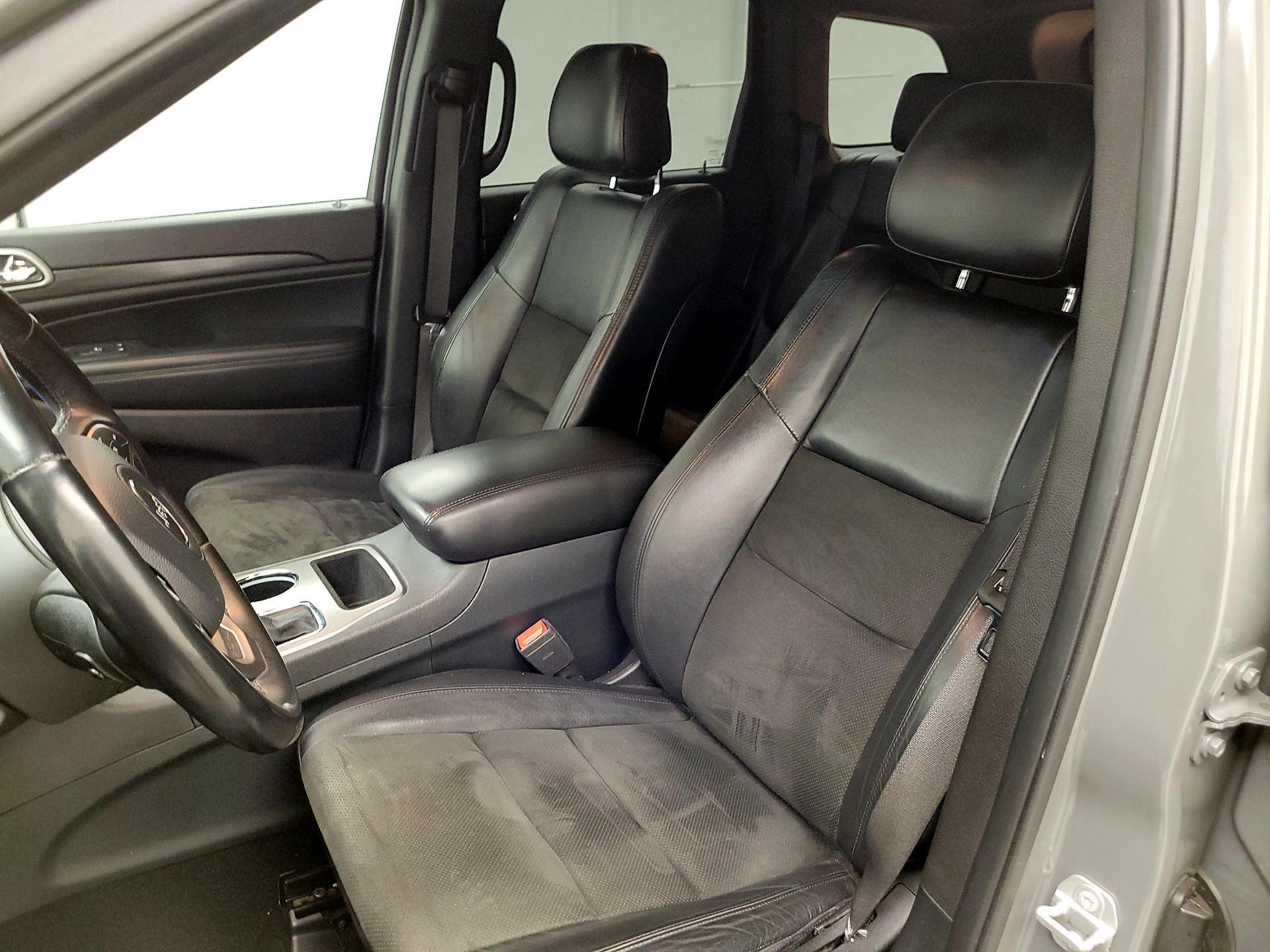 Thumbnail: 2020 Jeep Grand Cherokee - 11