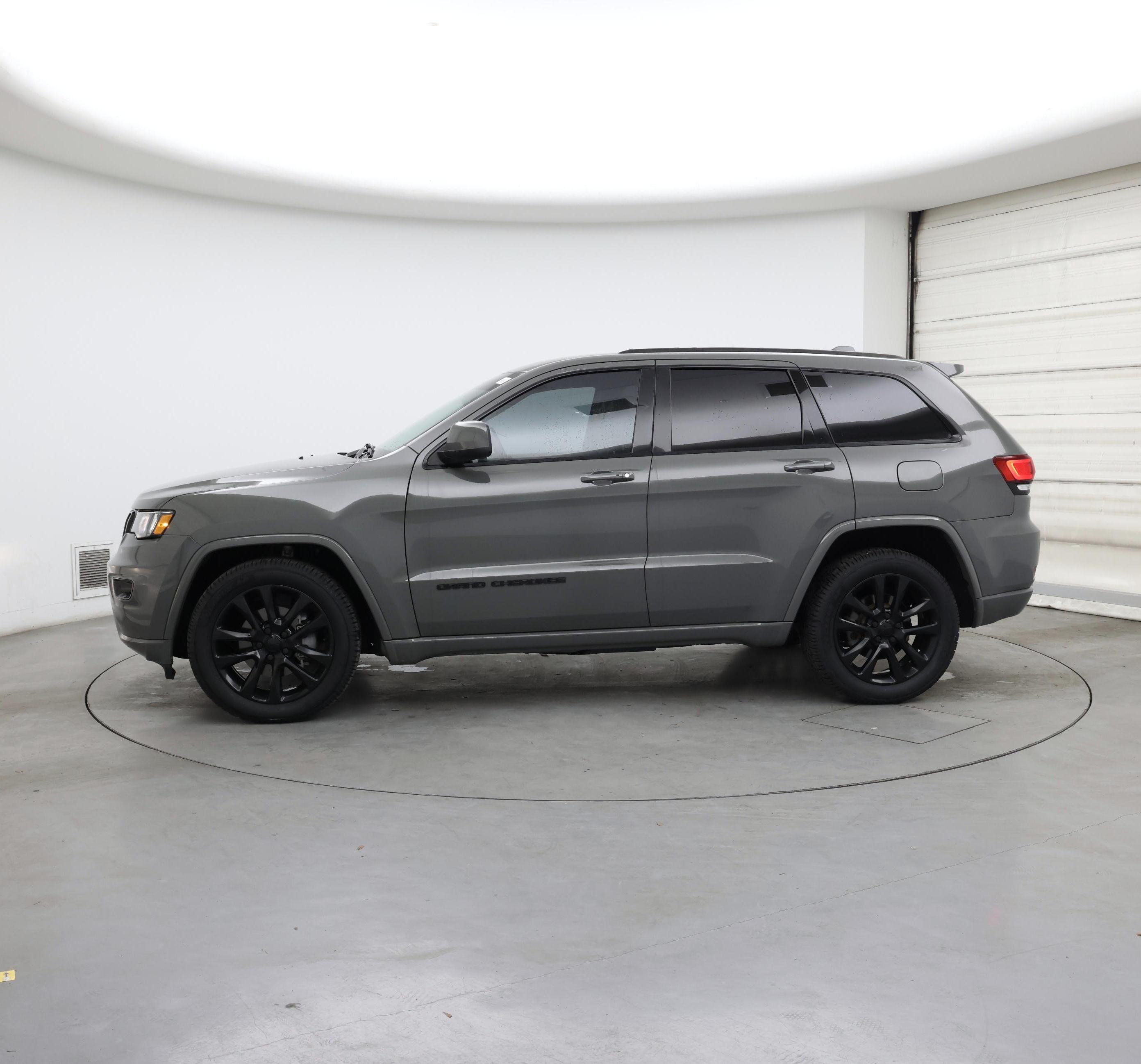 Thumbnail: 2020 Jeep Grand Cherokee - 3