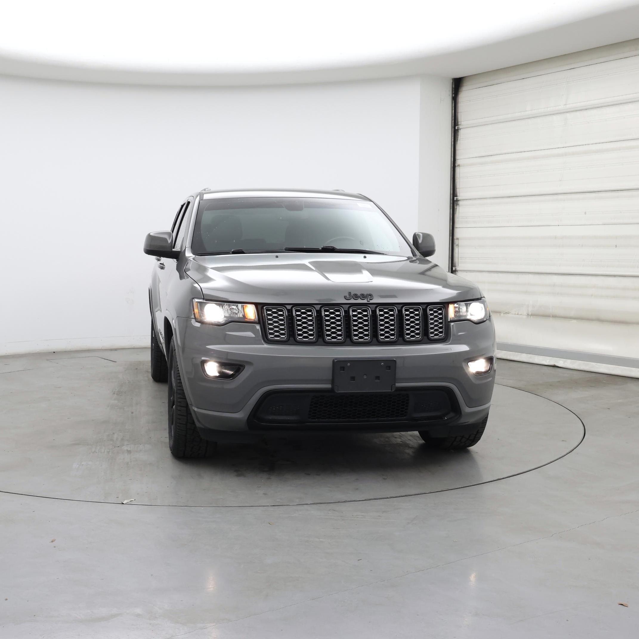 Thumbnail: 2020 Jeep Grand Cherokee - 5