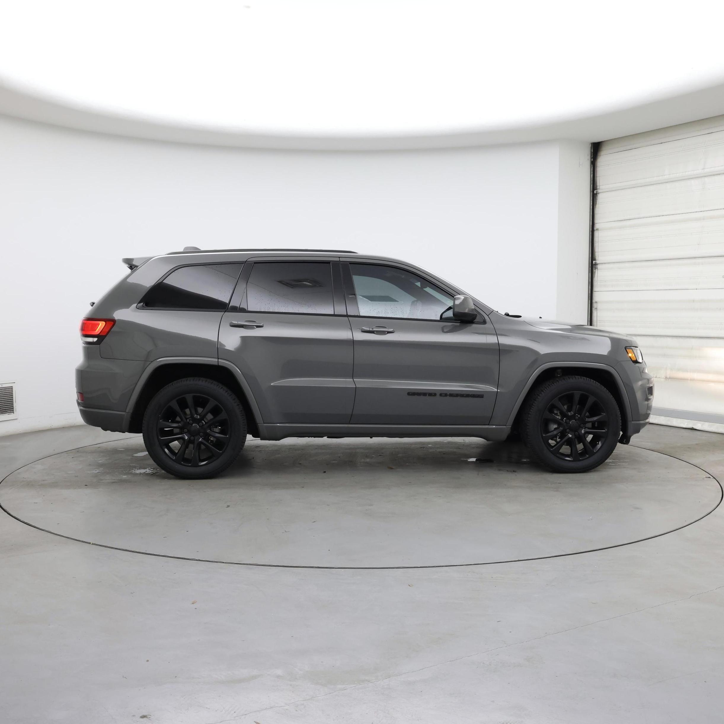Thumbnail: 2020 Jeep Grand Cherokee - 7