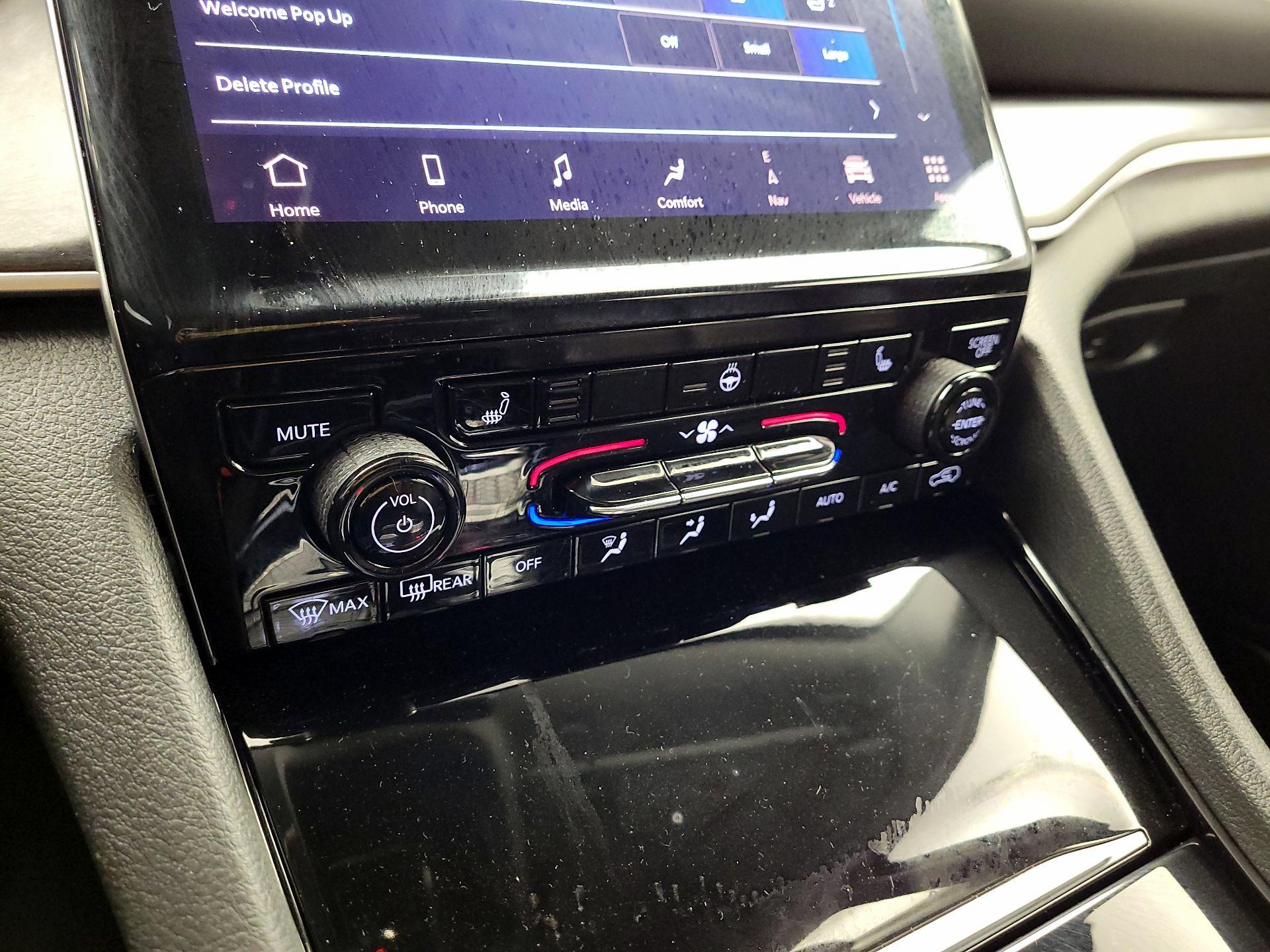 Thumbnail: 2023 Jeep Grand Cherokee - 17