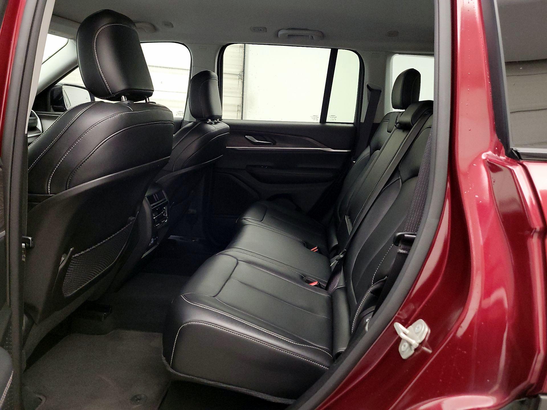 Thumbnail: 2023 Jeep Grand Cherokee - 20