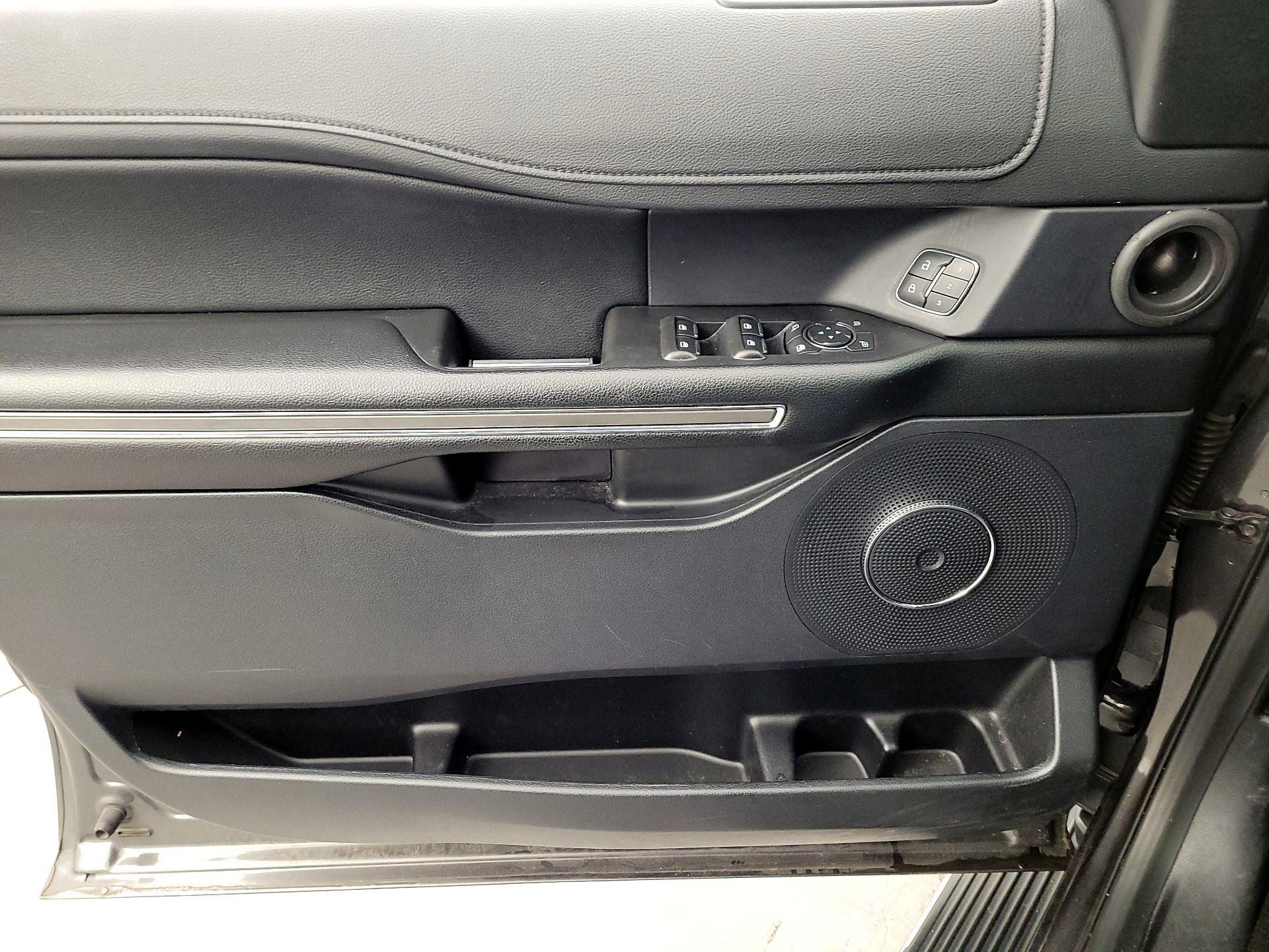 Thumbnail: 2020 Ford Expedition - 12