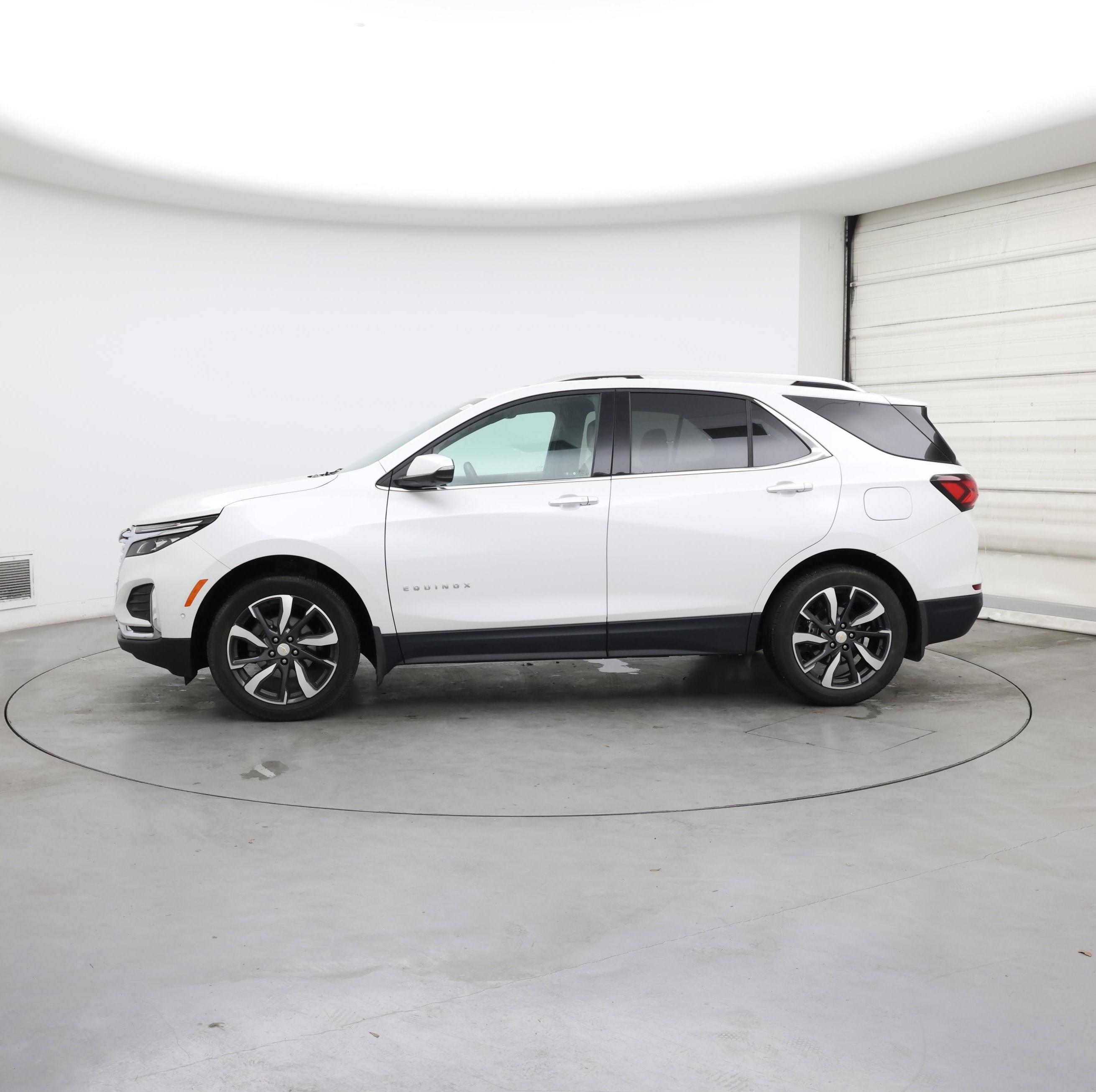 Thumbnail: 2022 Chevrolet Equinox - 3