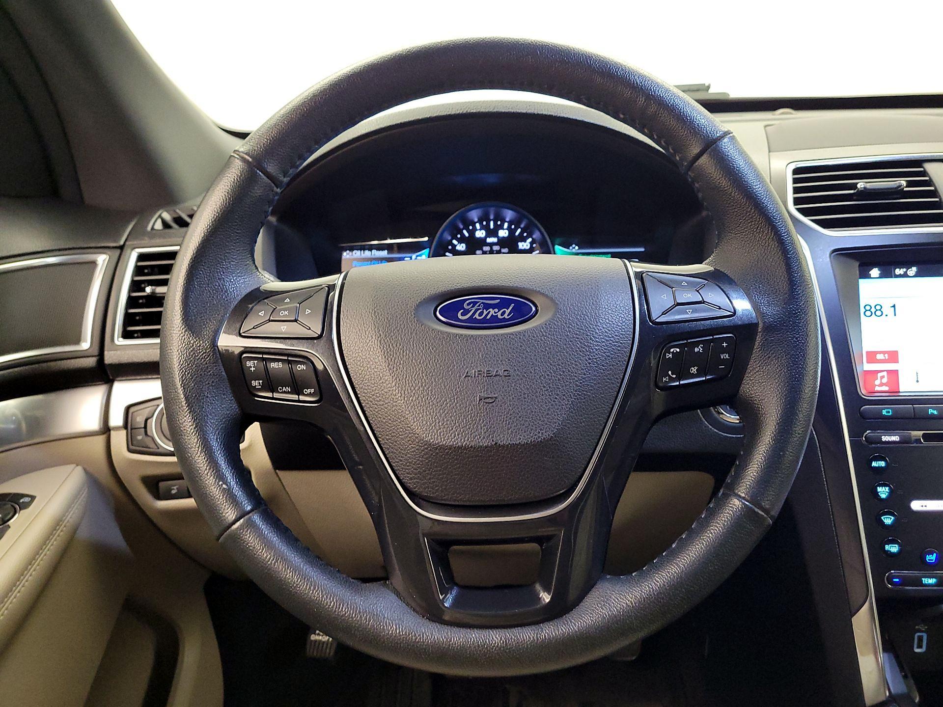 Thumbnail: 2018 Ford Explorer - 10