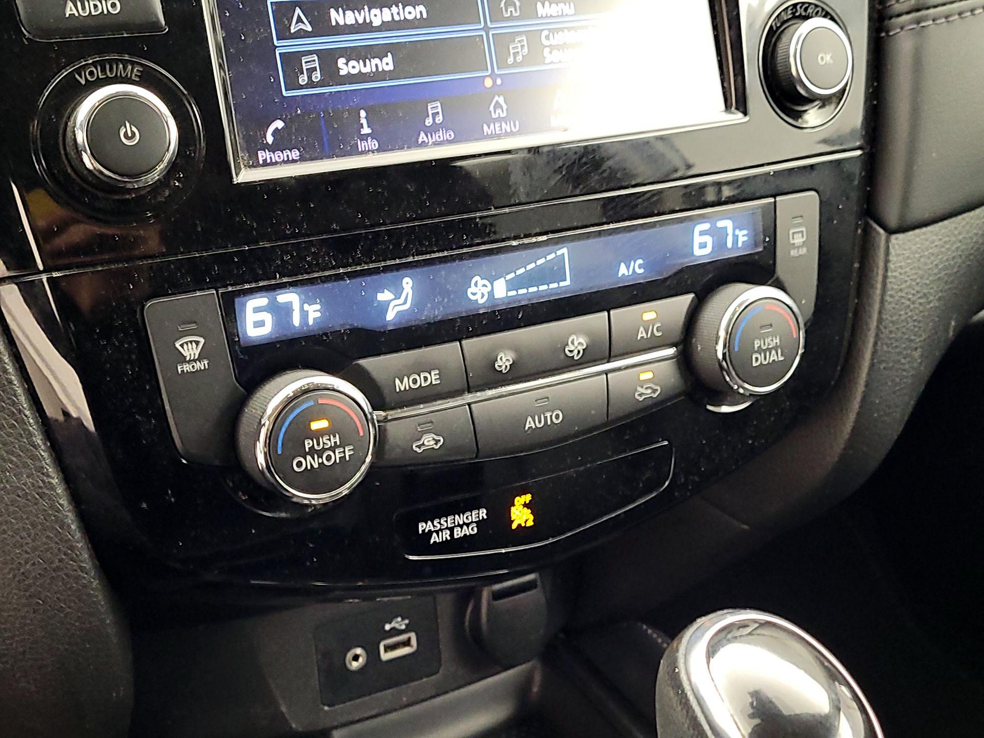 Thumbnail: 2018 Nissan Rogue - 16