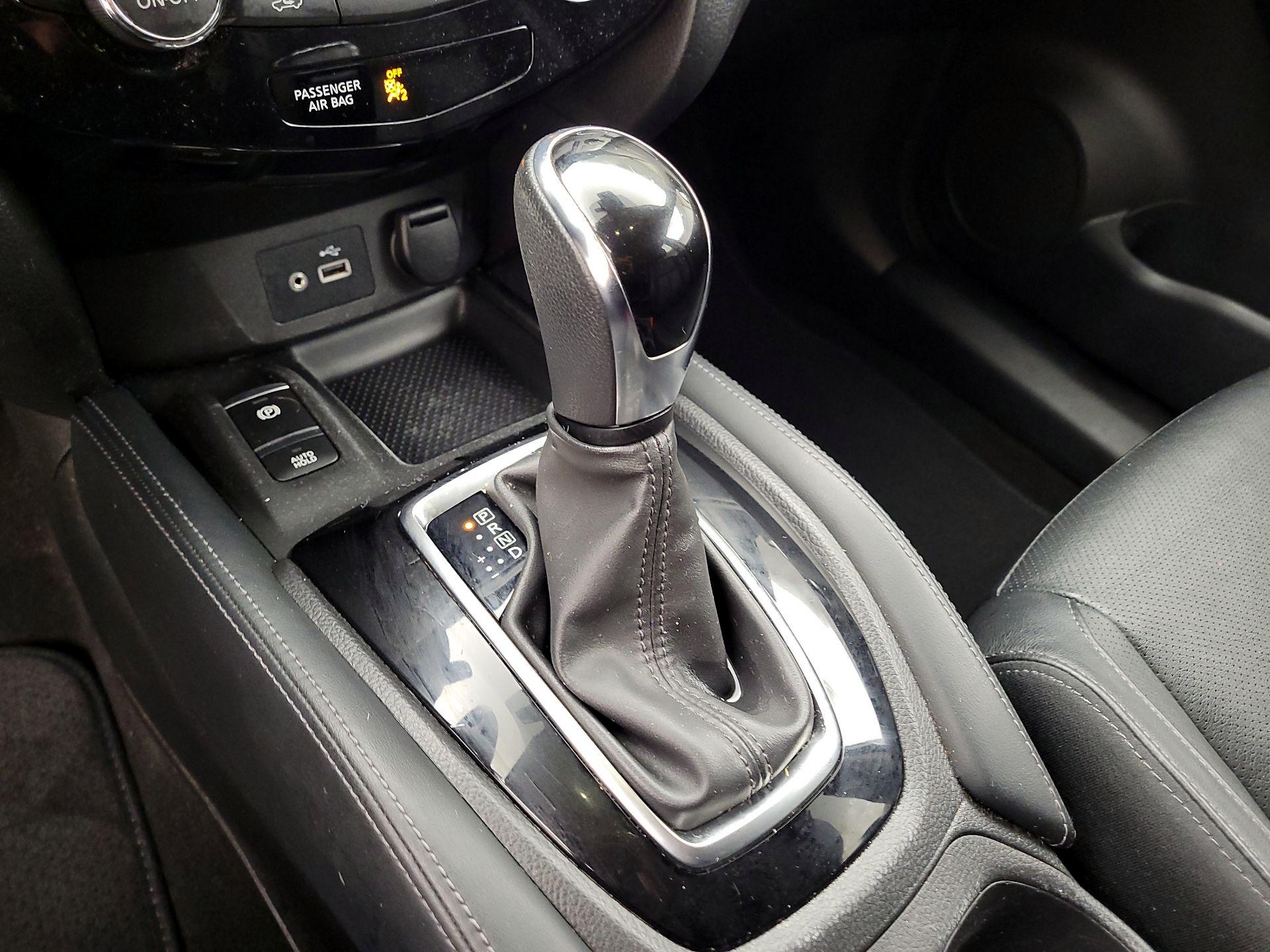 Thumbnail: 2018 Nissan Rogue - 17