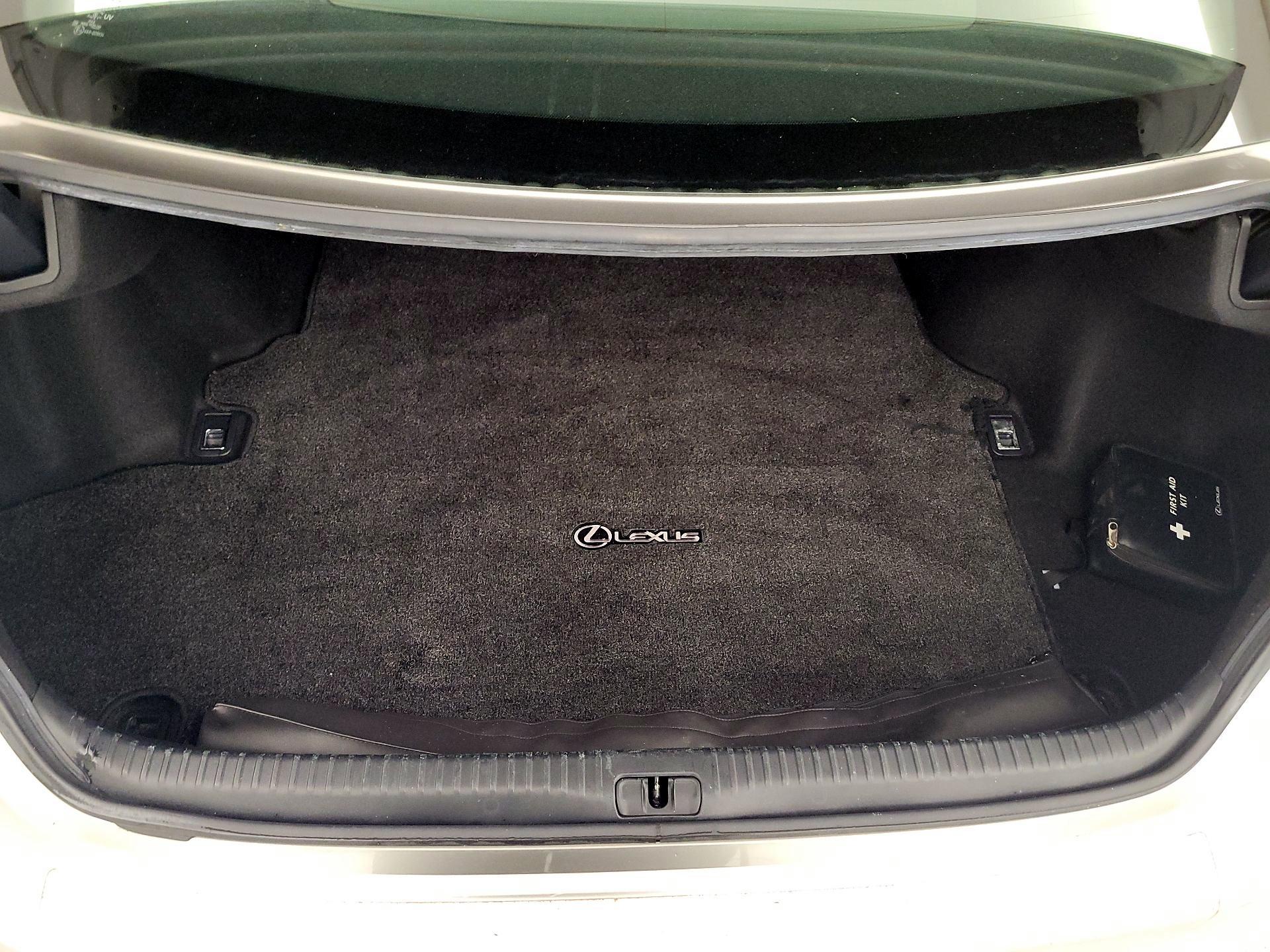 Thumbnail: 2017 Lexus RC - 19