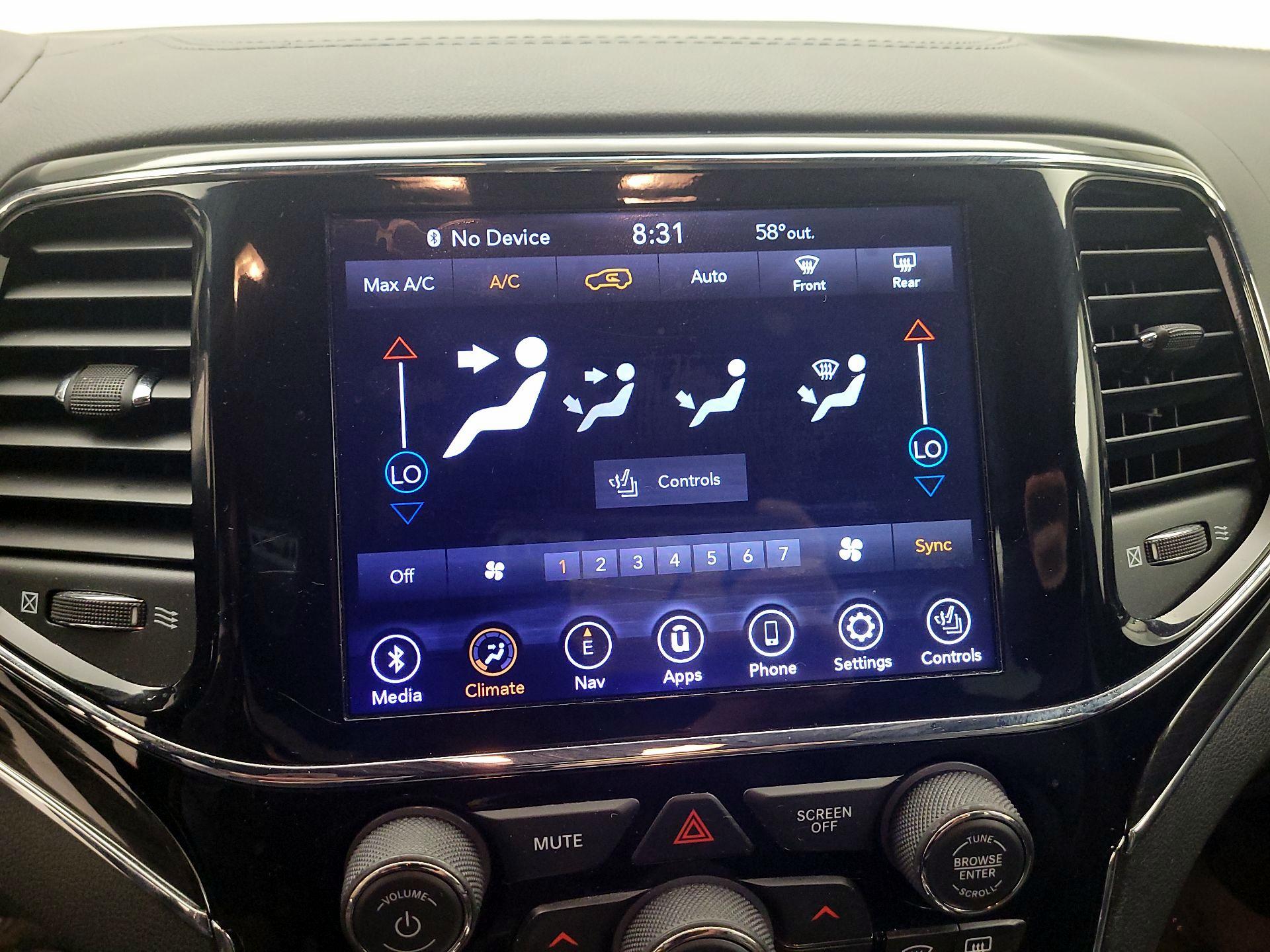 Thumbnail: 2020 Jeep Grand Cherokee - 16