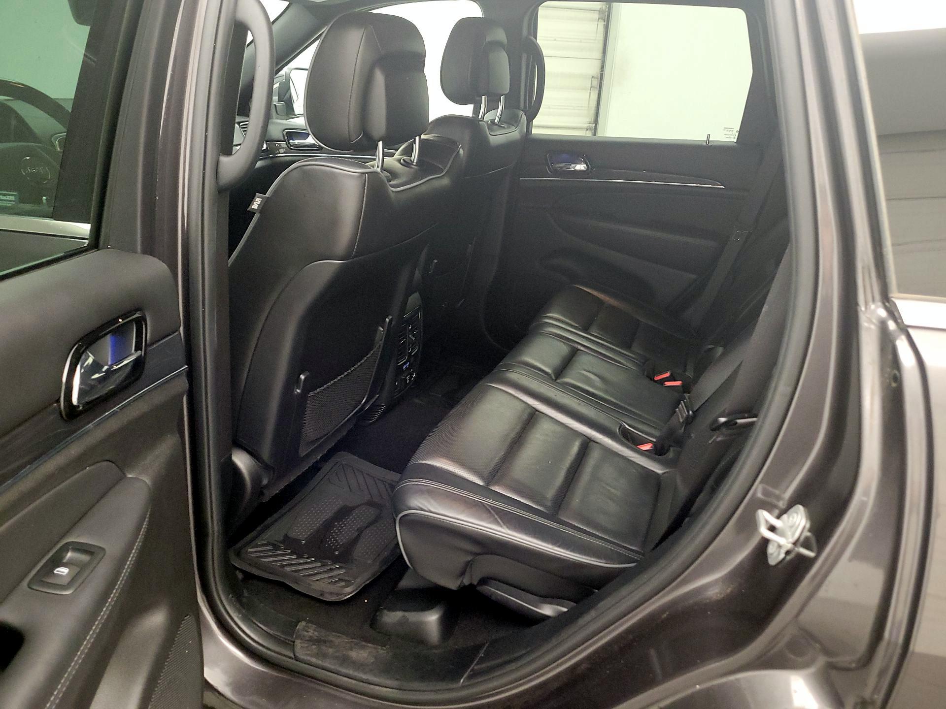 Thumbnail: 2020 Jeep Grand Cherokee - 20