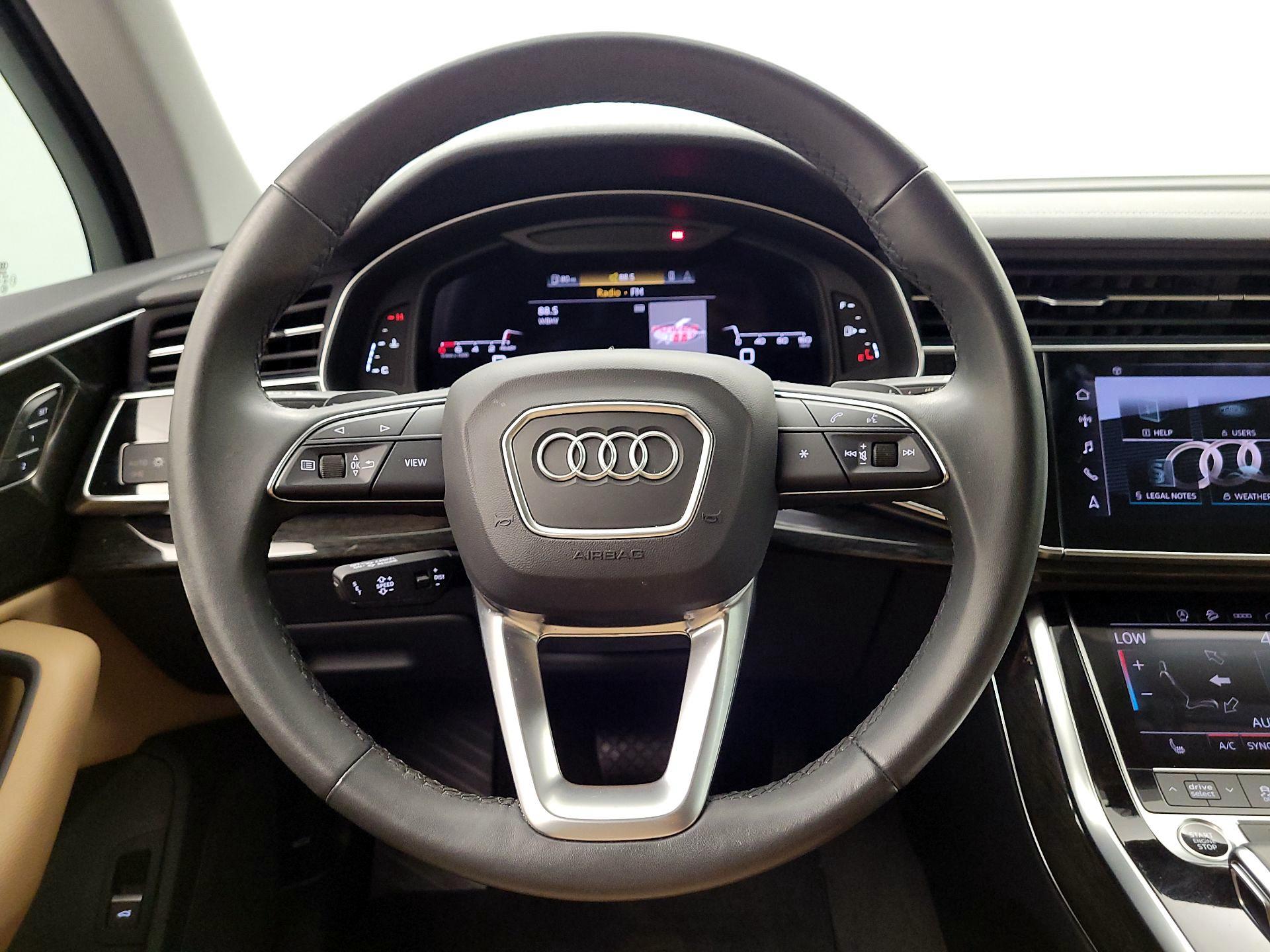 Thumbnail: 2023 Audi Q7 - 10