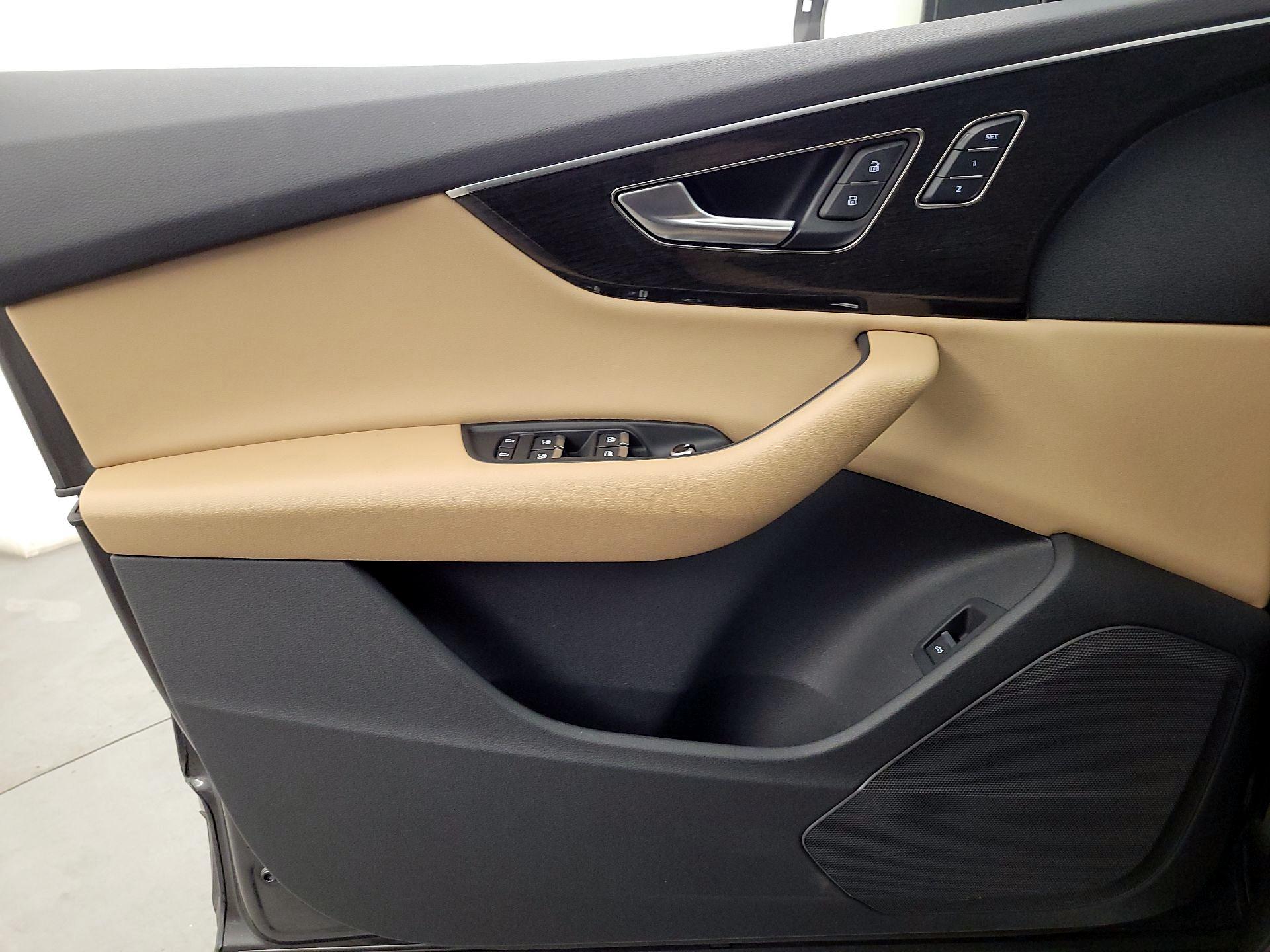 Thumbnail: 2023 Audi Q7 - 12