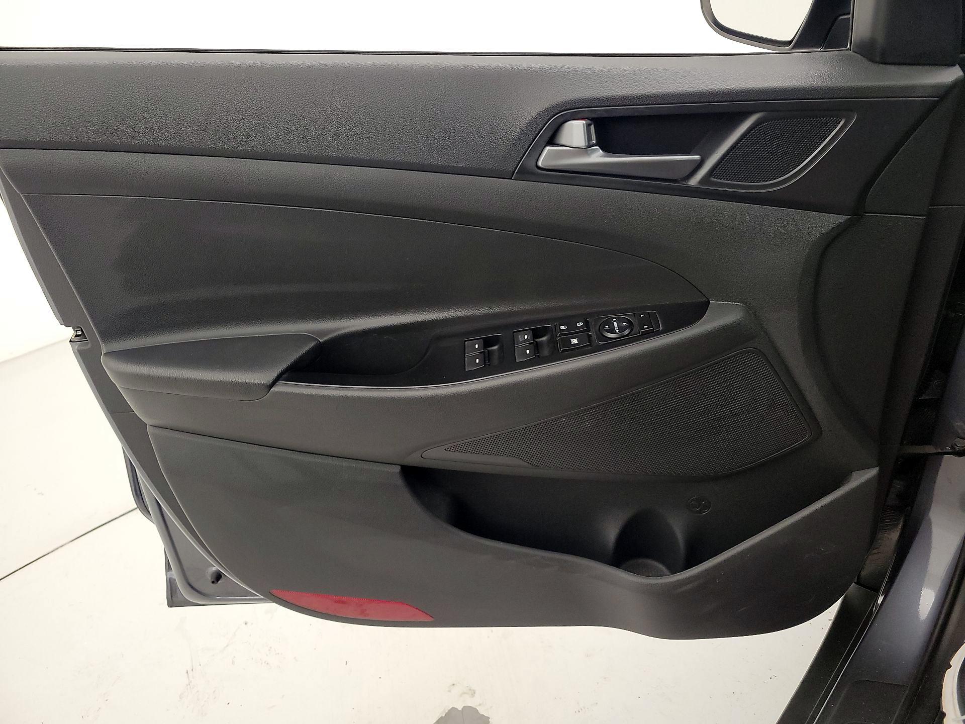 Thumbnail: 2017 Hyundai Tucson - 12
