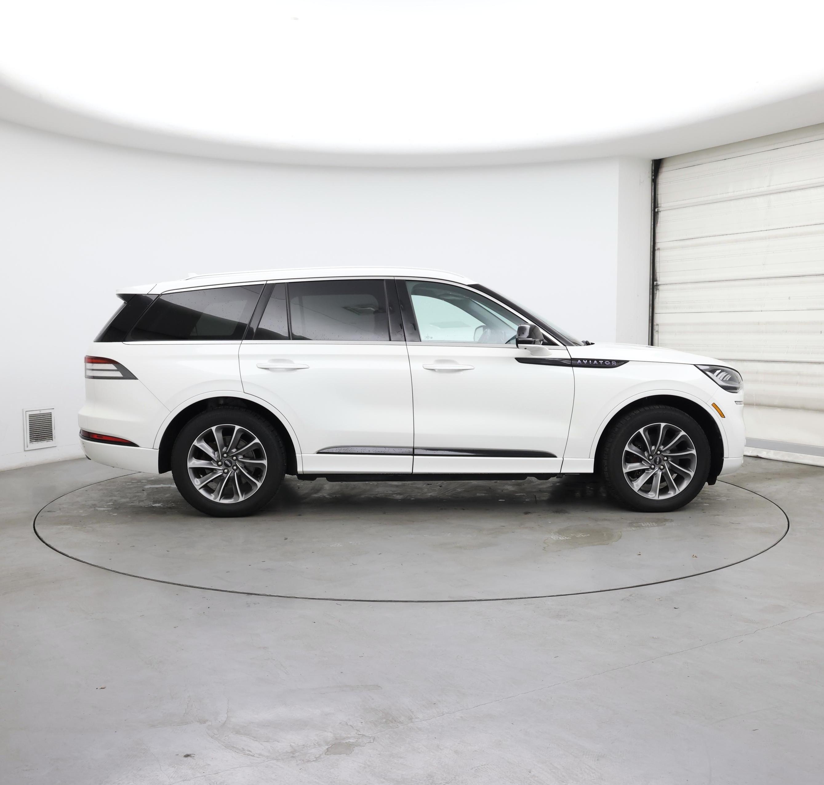 Thumbnail: 2020 Lincoln Aviator - 7