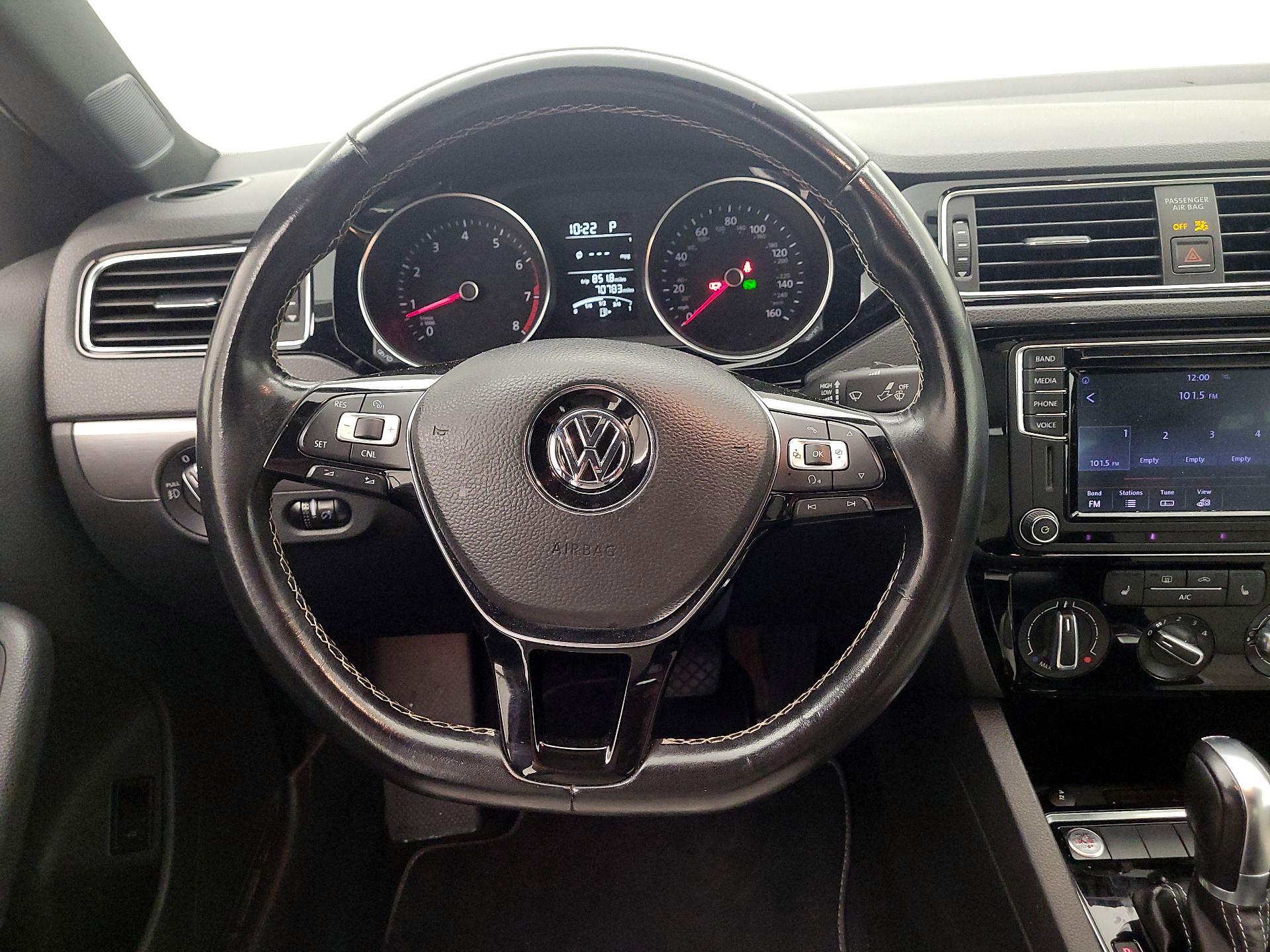 Thumbnail: 2016 Volkswagen Jetta - 10