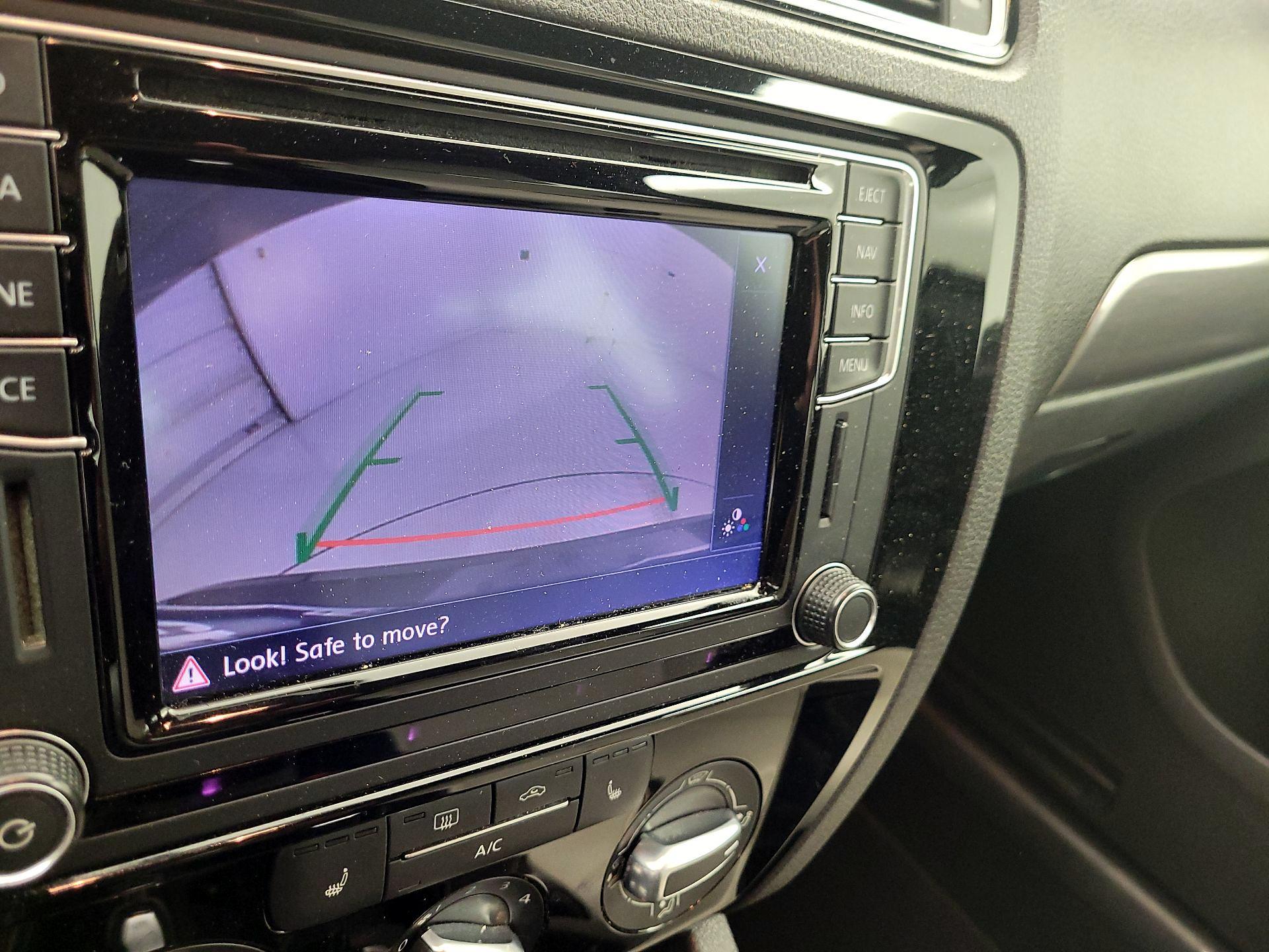 Thumbnail: 2016 Volkswagen Jetta - 14