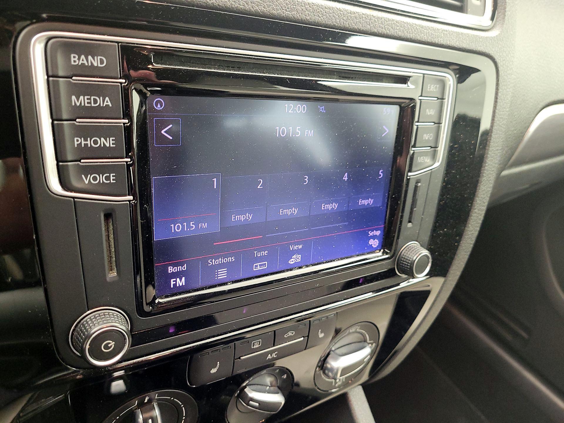 Thumbnail: 2016 Volkswagen Jetta - 15