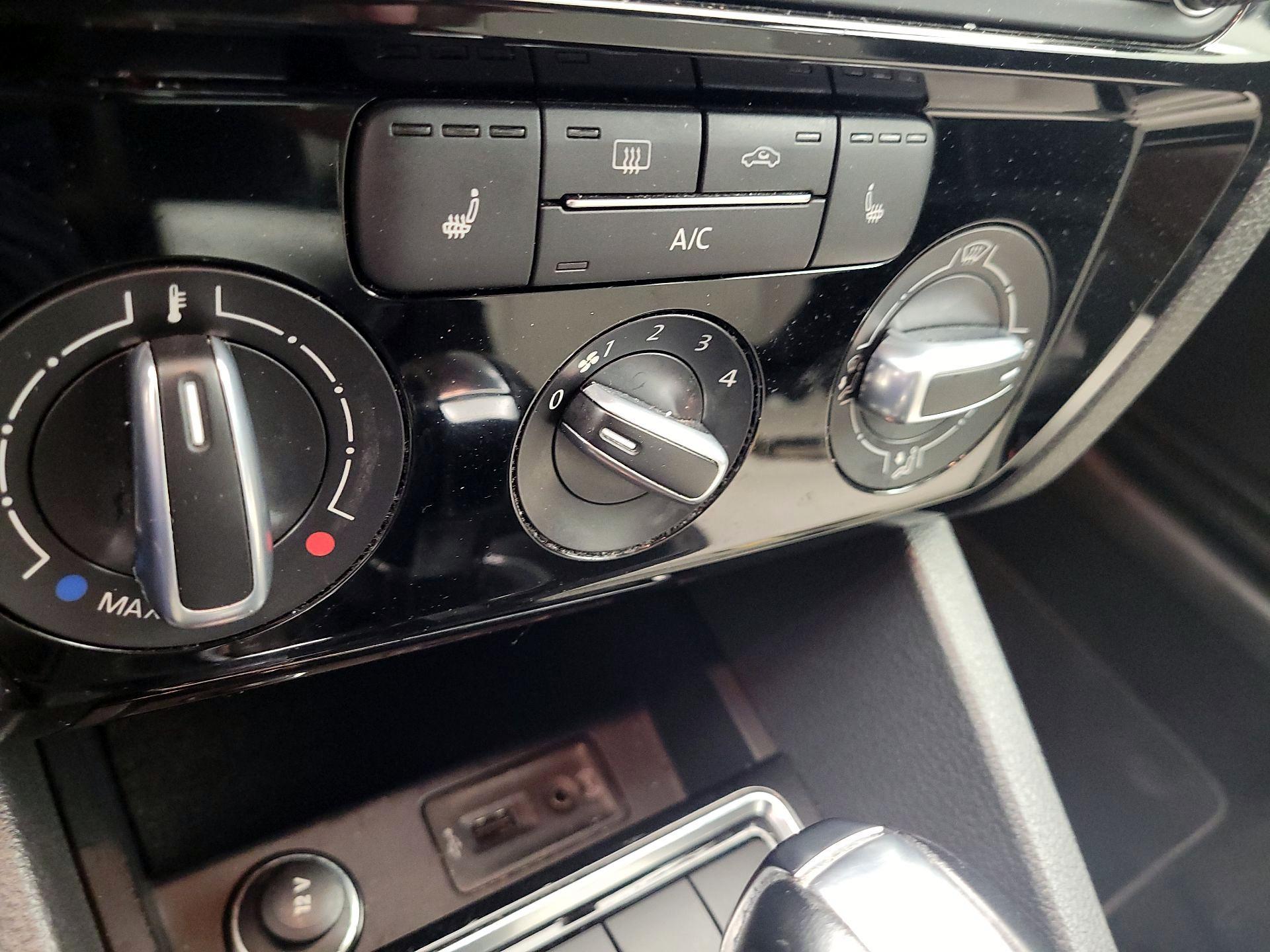 Thumbnail: 2016 Volkswagen Jetta - 16