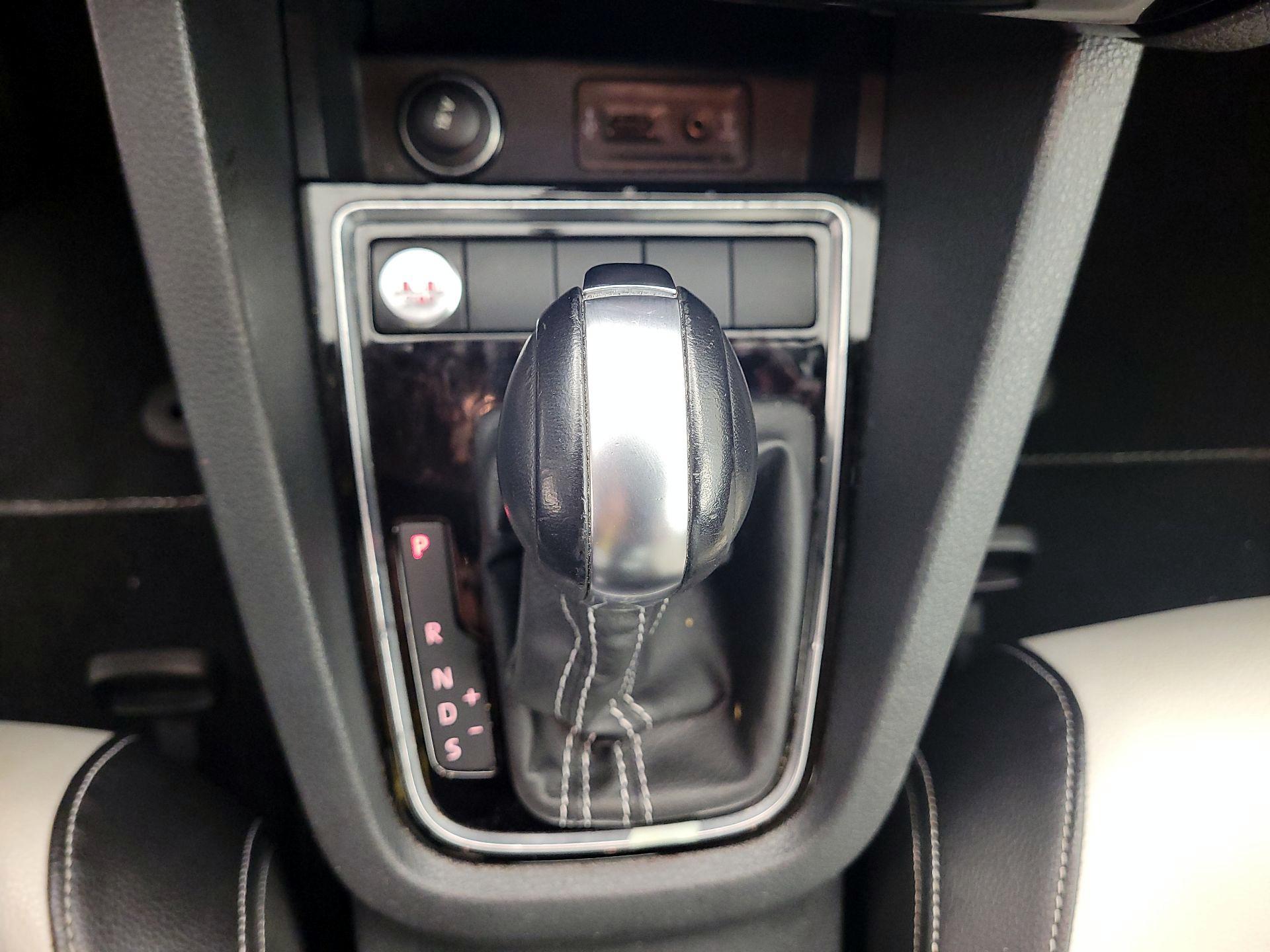 Thumbnail: 2016 Volkswagen Jetta - 17