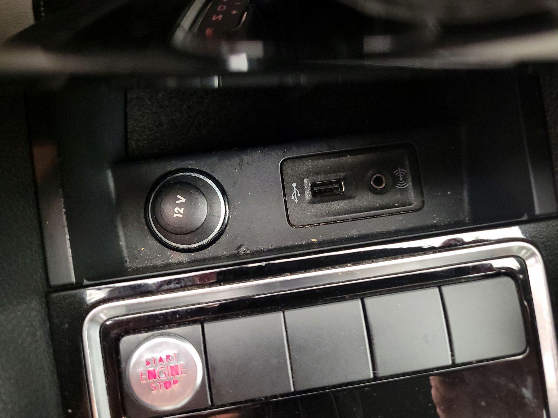 Thumbnail: 2016 Volkswagen Jetta - 18