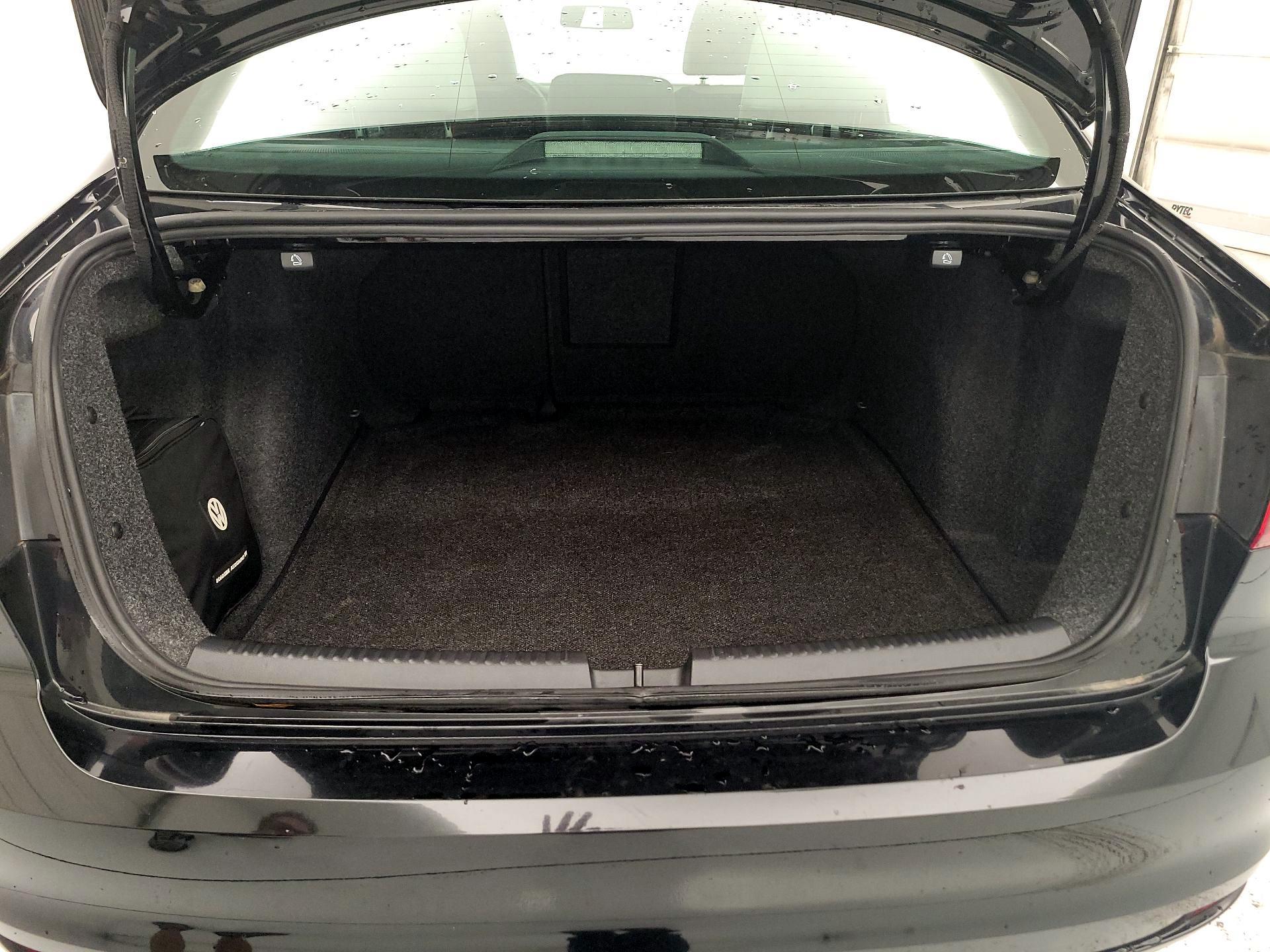 Thumbnail: 2016 Volkswagen Jetta - 20