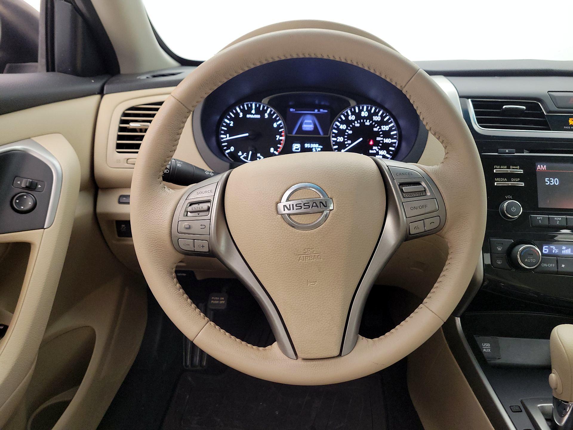 Thumbnail: 2015 Nissan Altima - 10