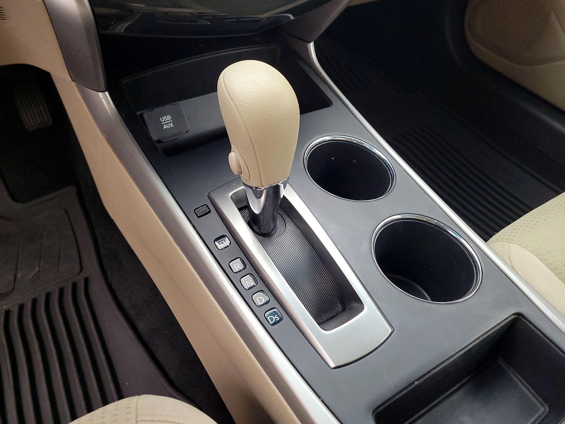 Thumbnail: 2015 Nissan Altima - 17