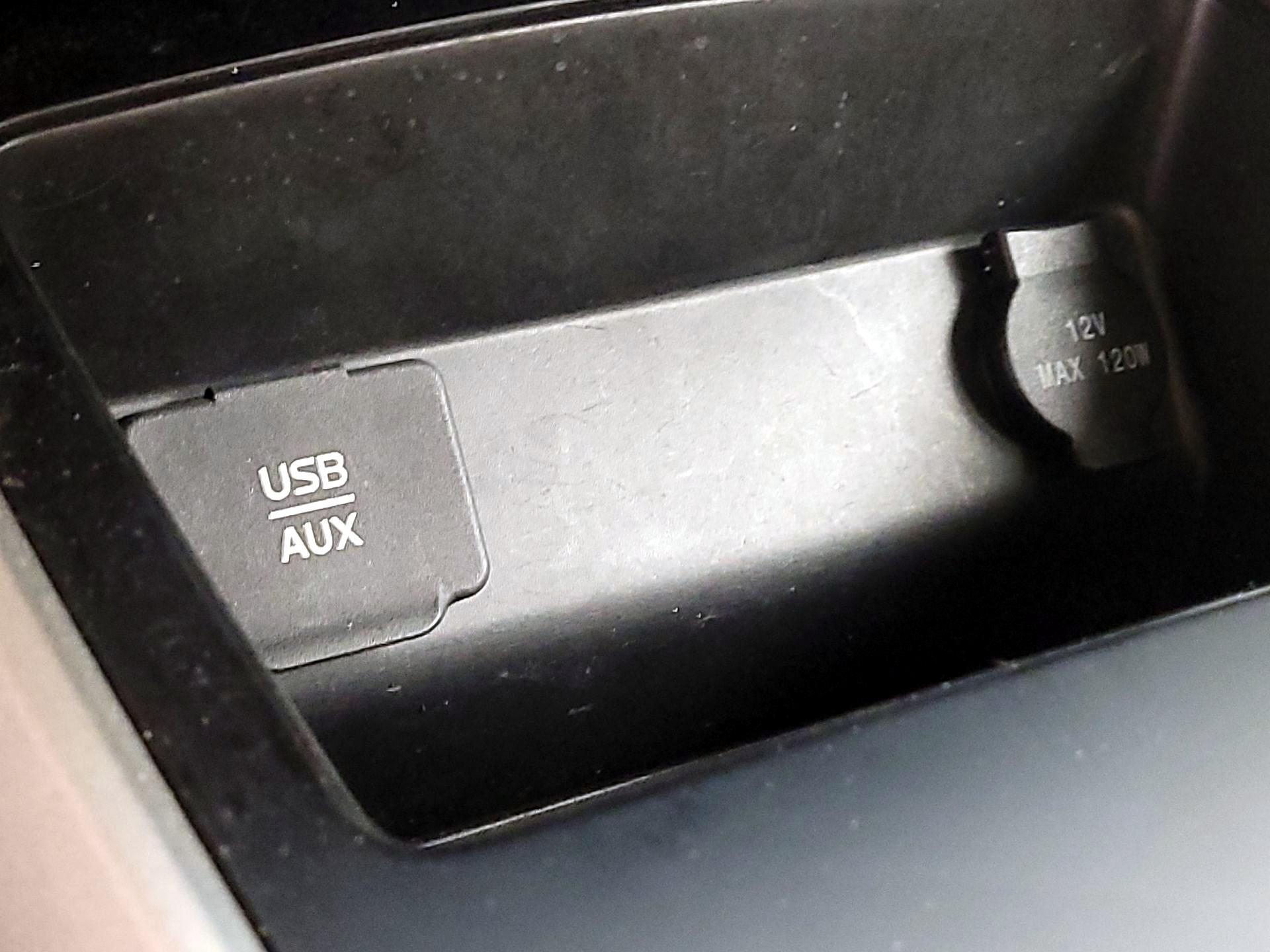 Thumbnail: 2015 Nissan Altima - 18