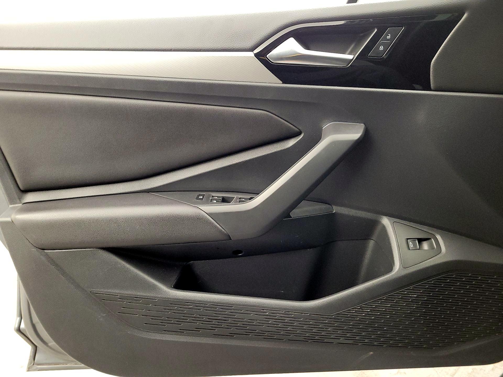 Thumbnail: 2019 Volkswagen Jetta - 12