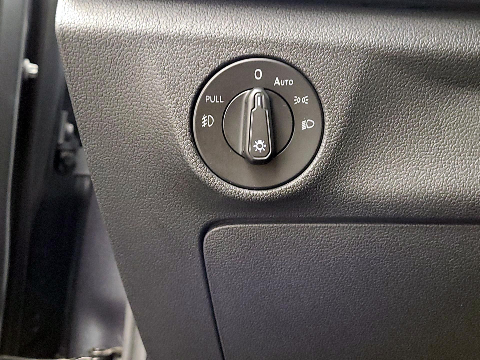 Thumbnail: 2019 Volkswagen Jetta - 13