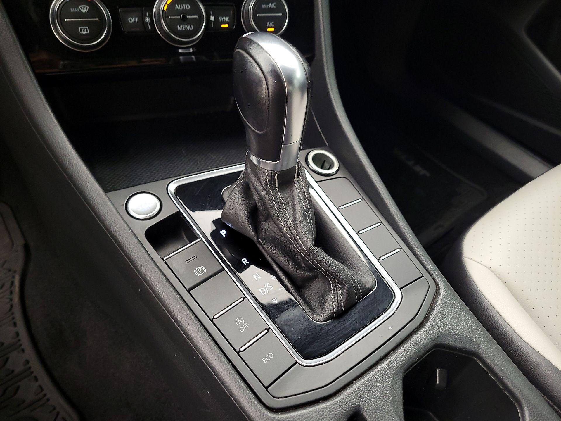 Thumbnail: 2019 Volkswagen Jetta - 17