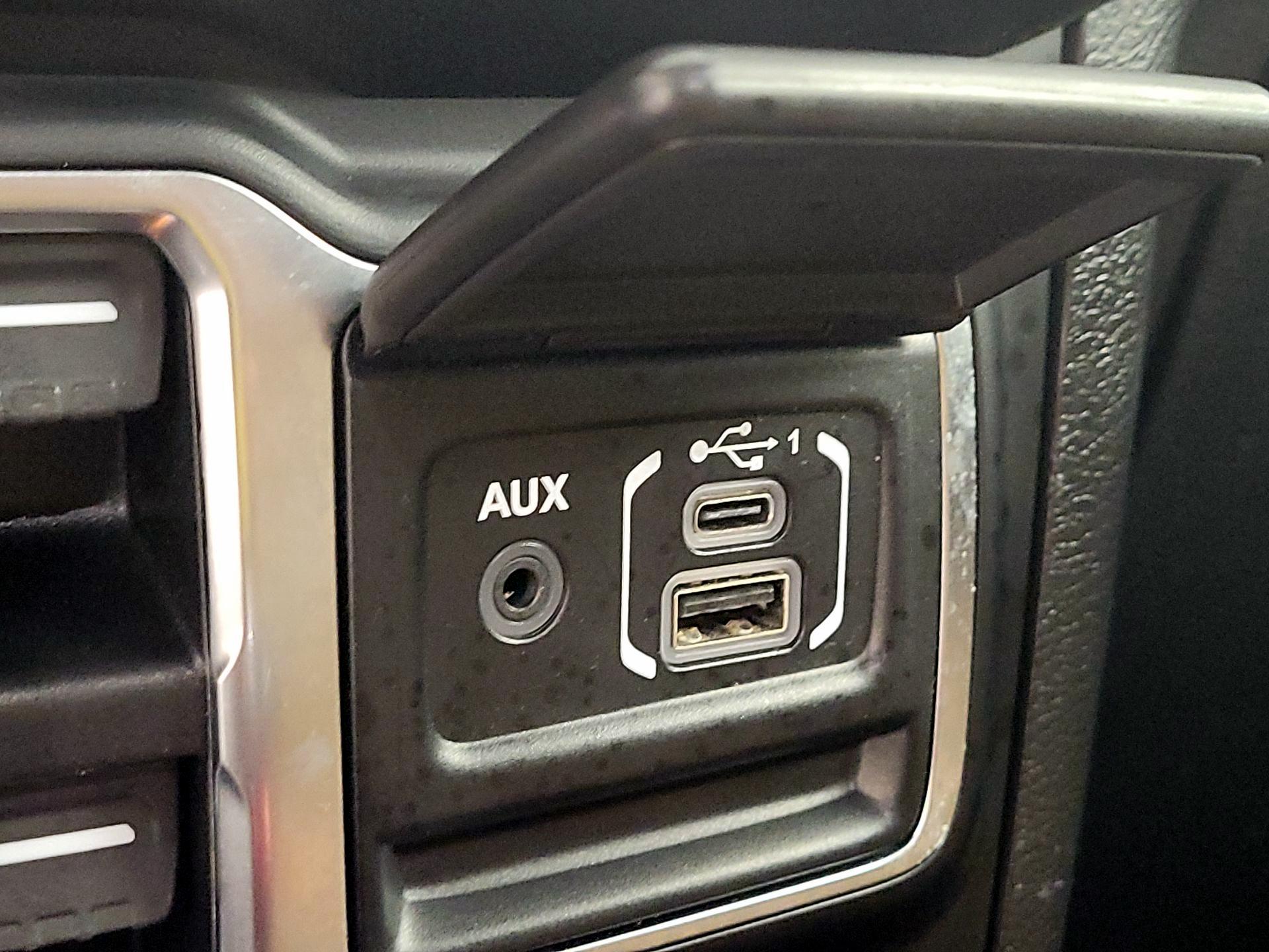 Thumbnail: 2021 Jeep Gladiator - 18