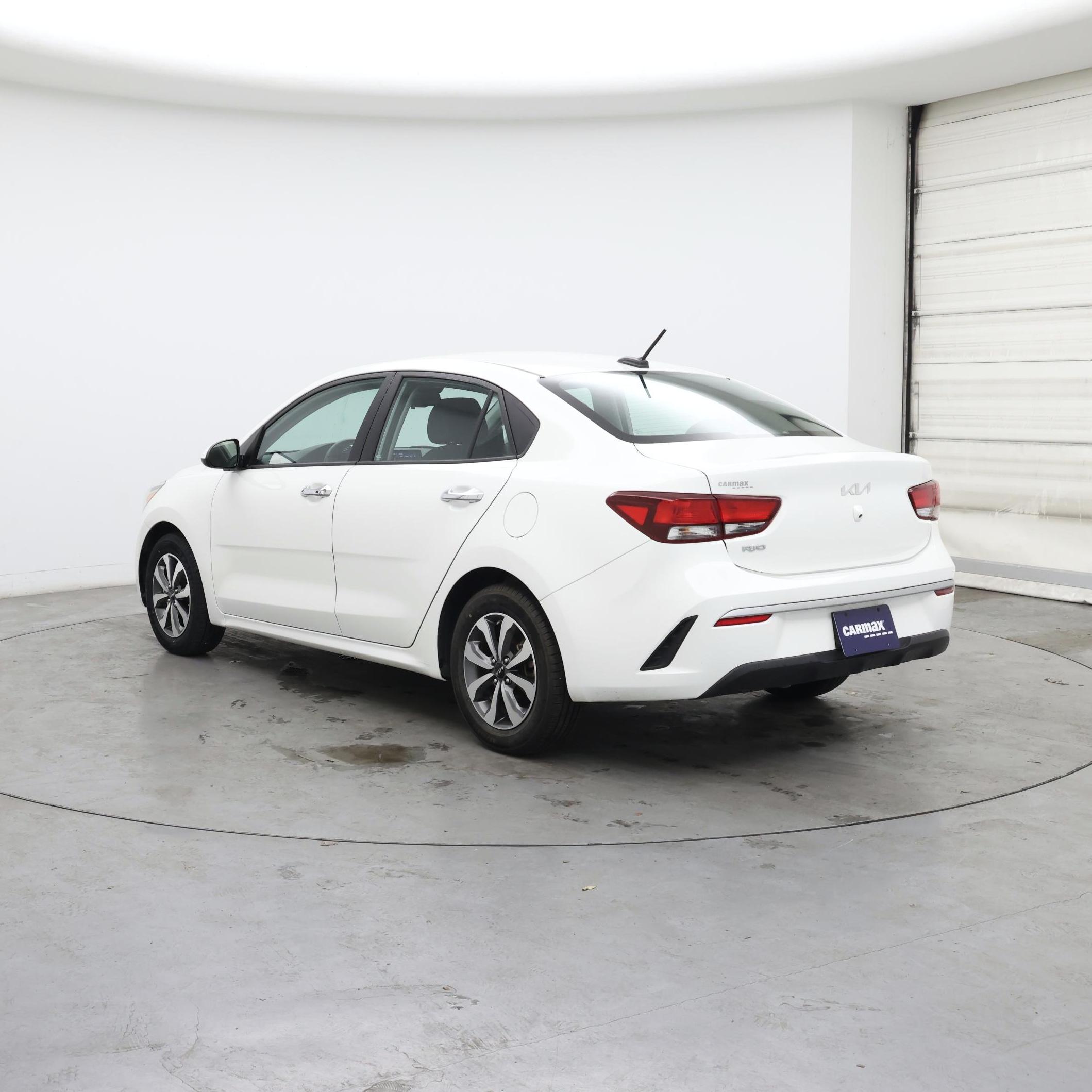 Thumbnail: 2022 Kia Rio - 2