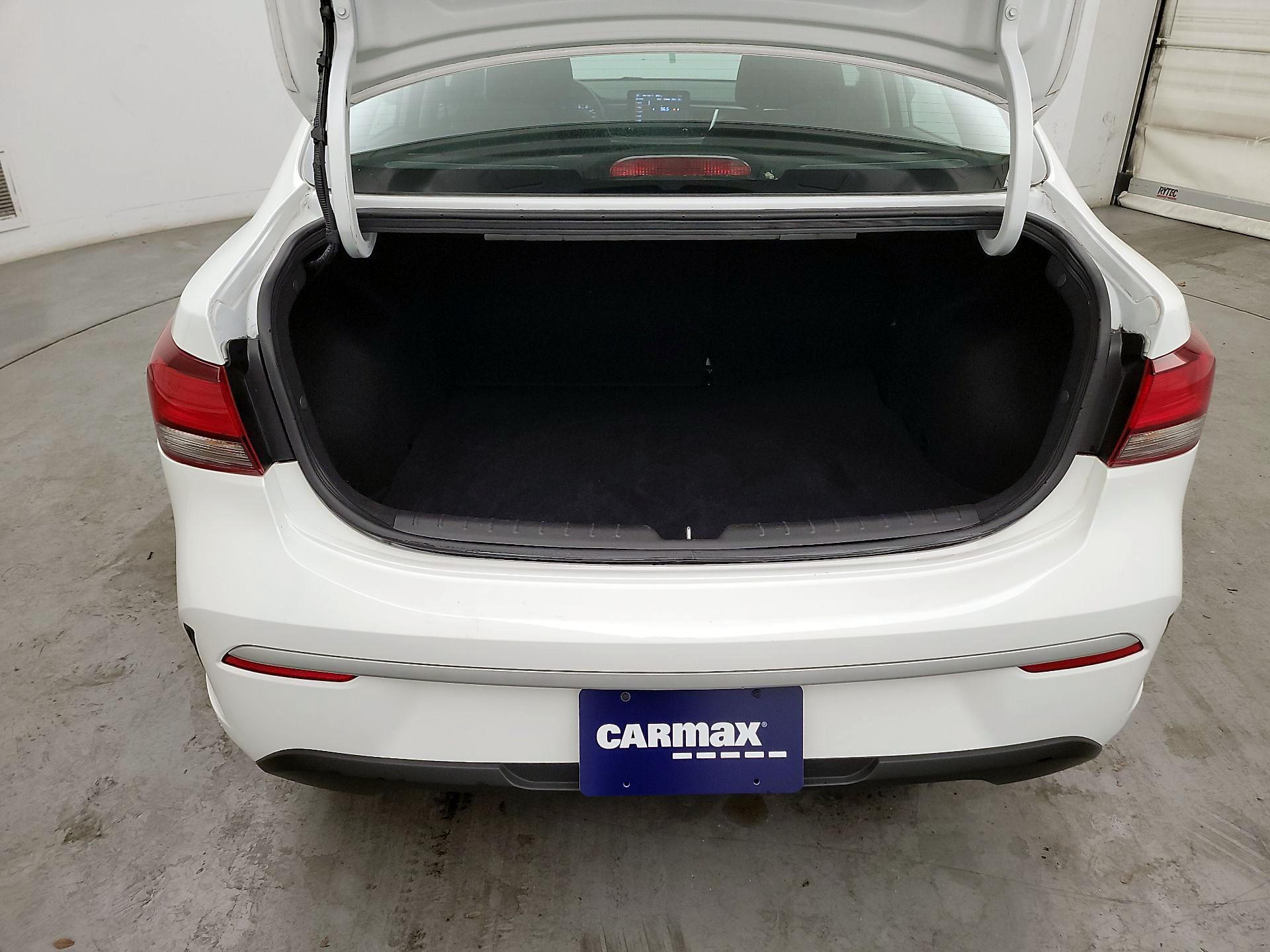 Thumbnail: 2022 Kia Rio - 19