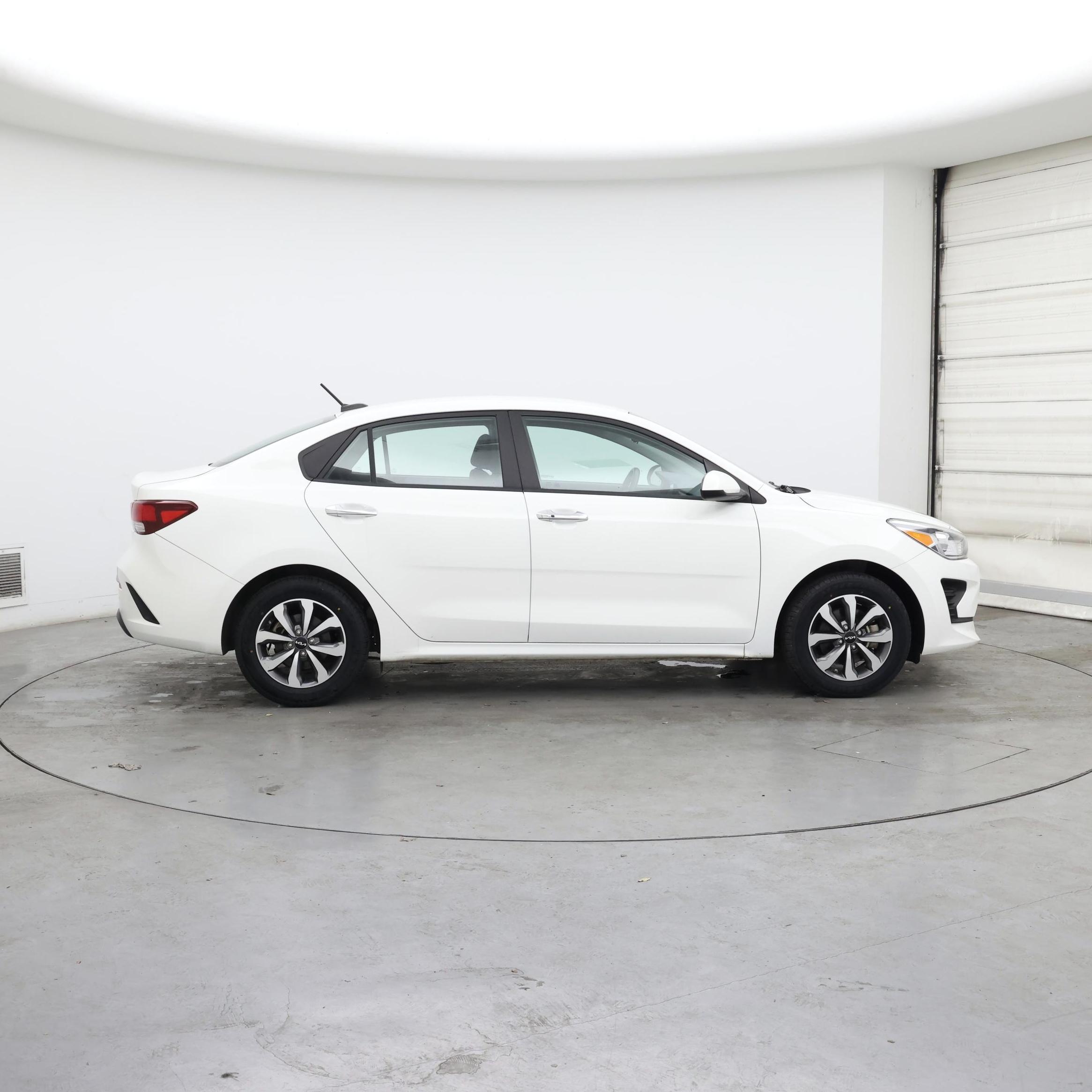 Thumbnail: 2022 Kia Rio - 7