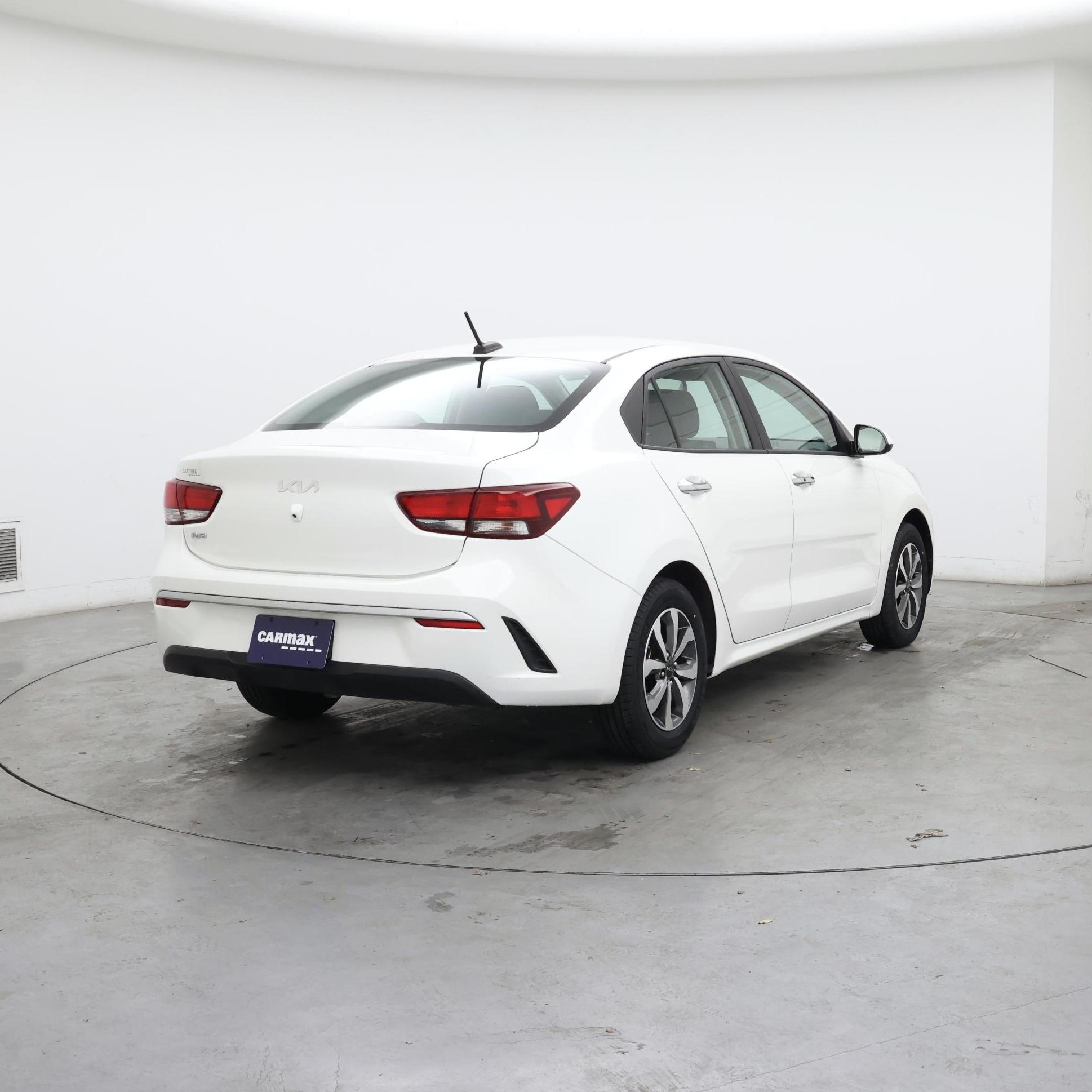 Thumbnail: 2022 Kia Rio - 8