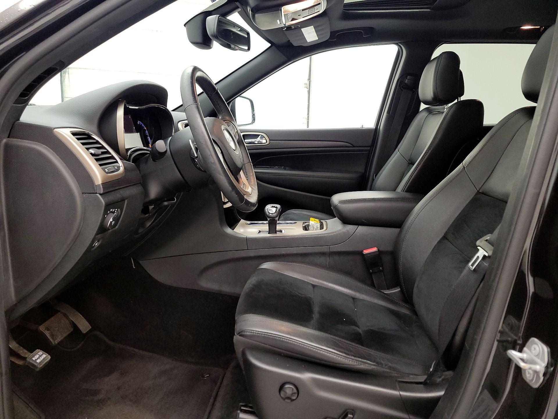 Thumbnail: 2015 Jeep Grand Cherokee - 11