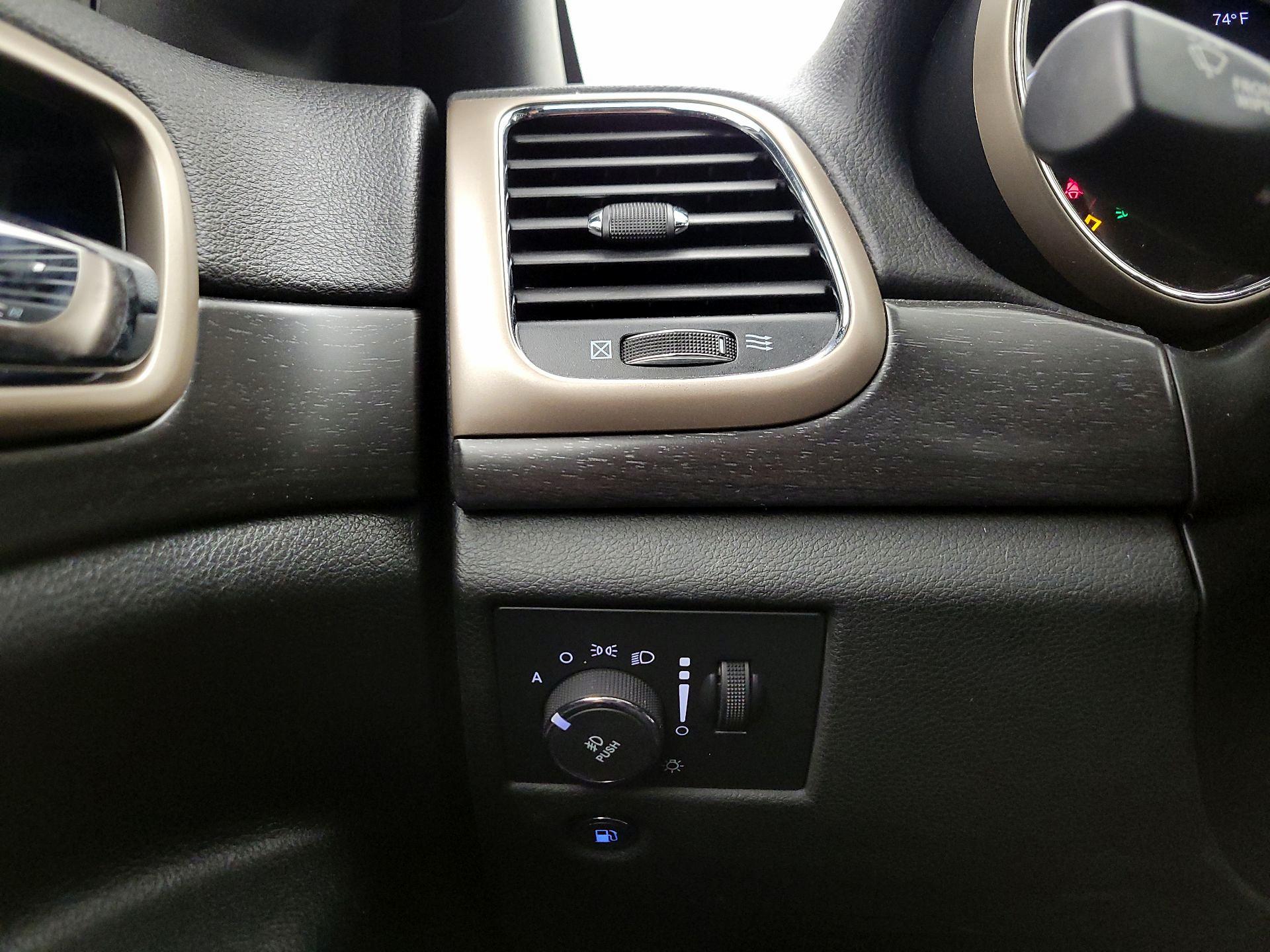 Thumbnail: 2015 Jeep Grand Cherokee - 13