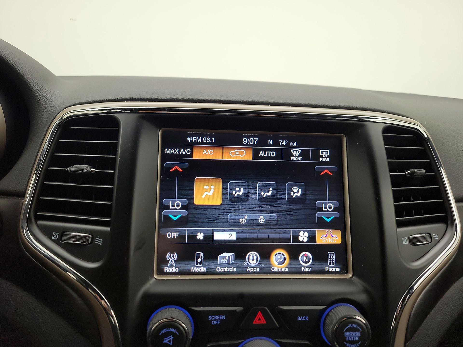 Thumbnail: 2015 Jeep Grand Cherokee - 14