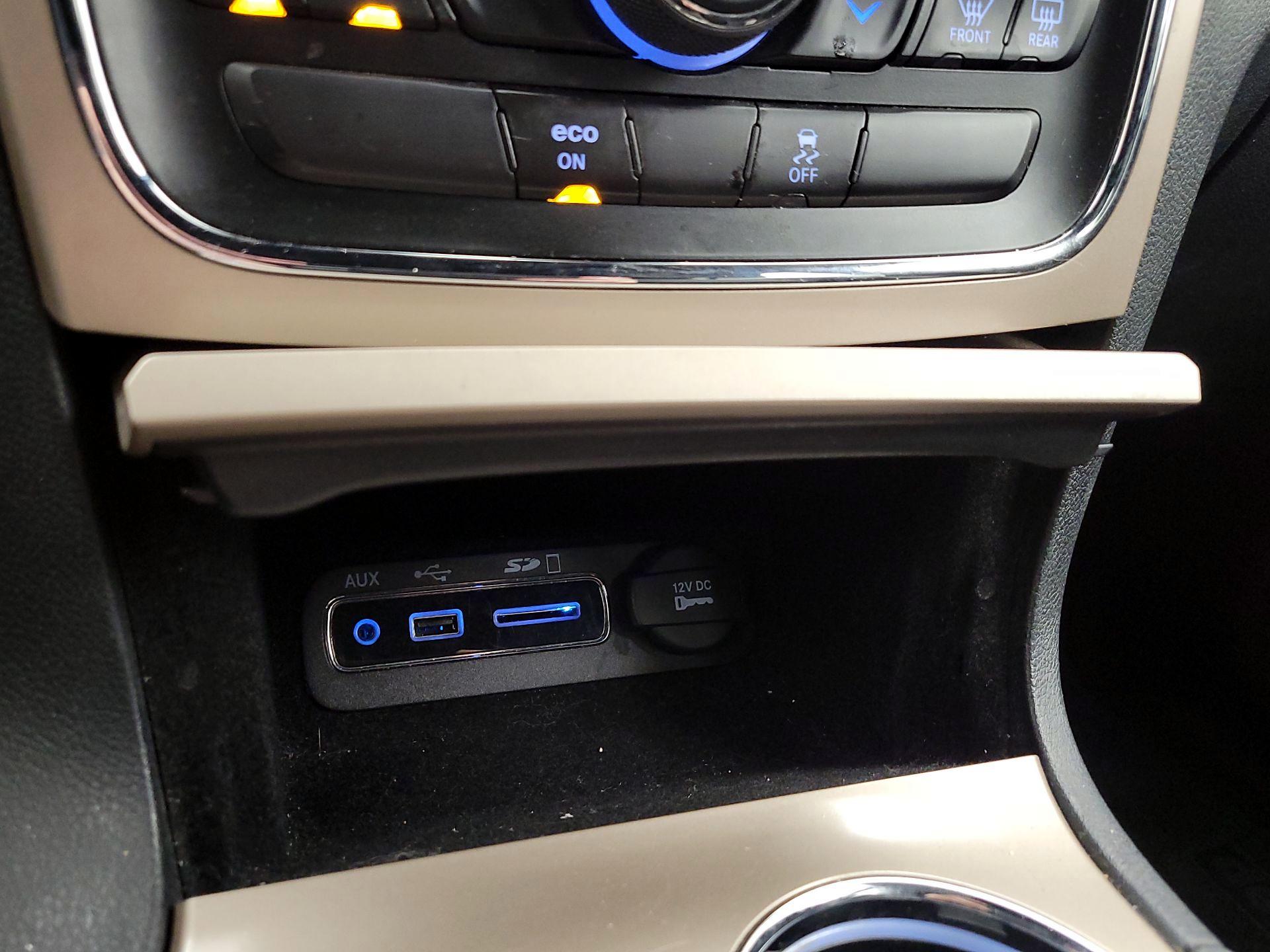 Thumbnail: 2015 Jeep Grand Cherokee - 17