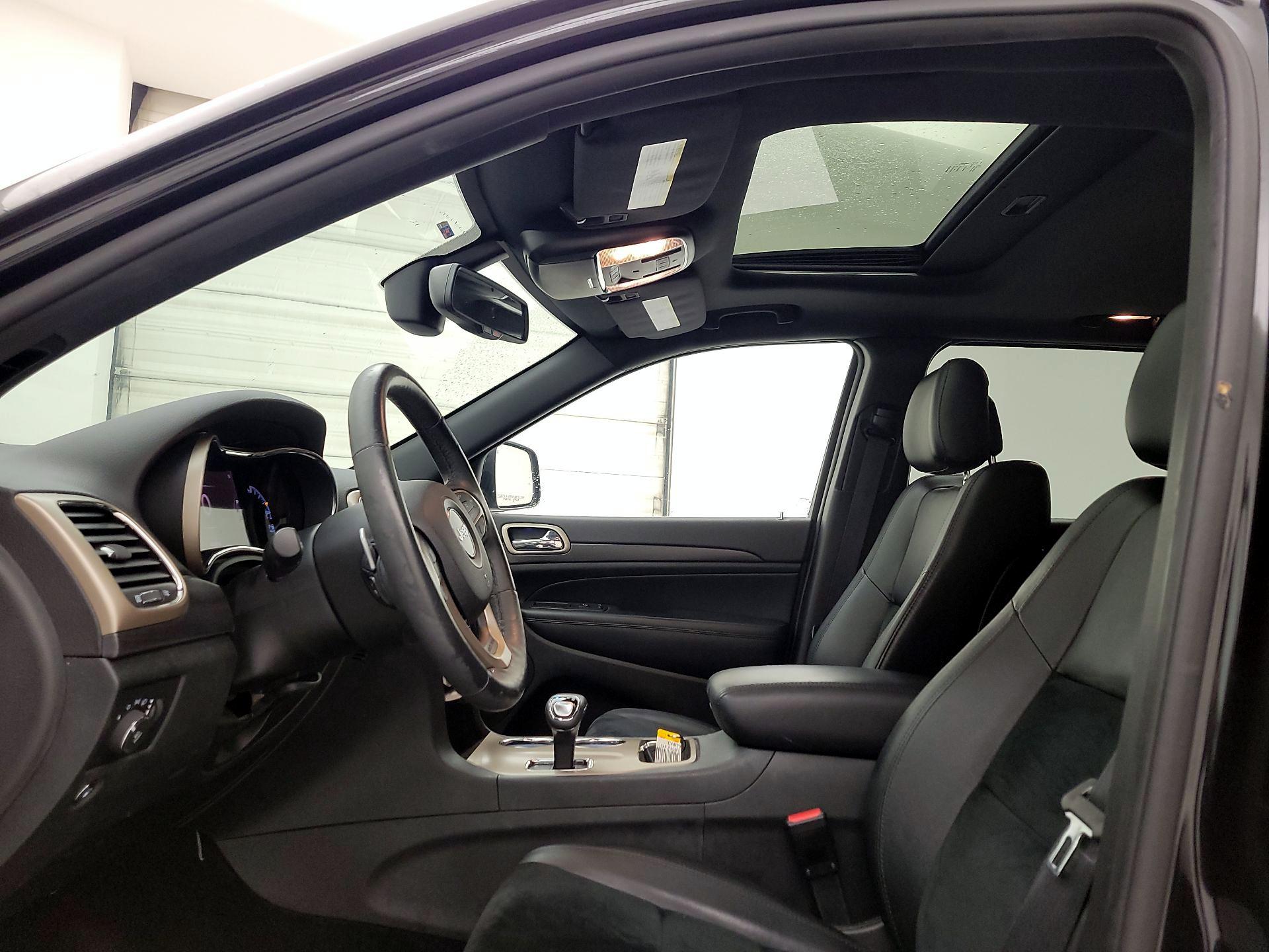 Thumbnail: 2015 Jeep Grand Cherokee - 18