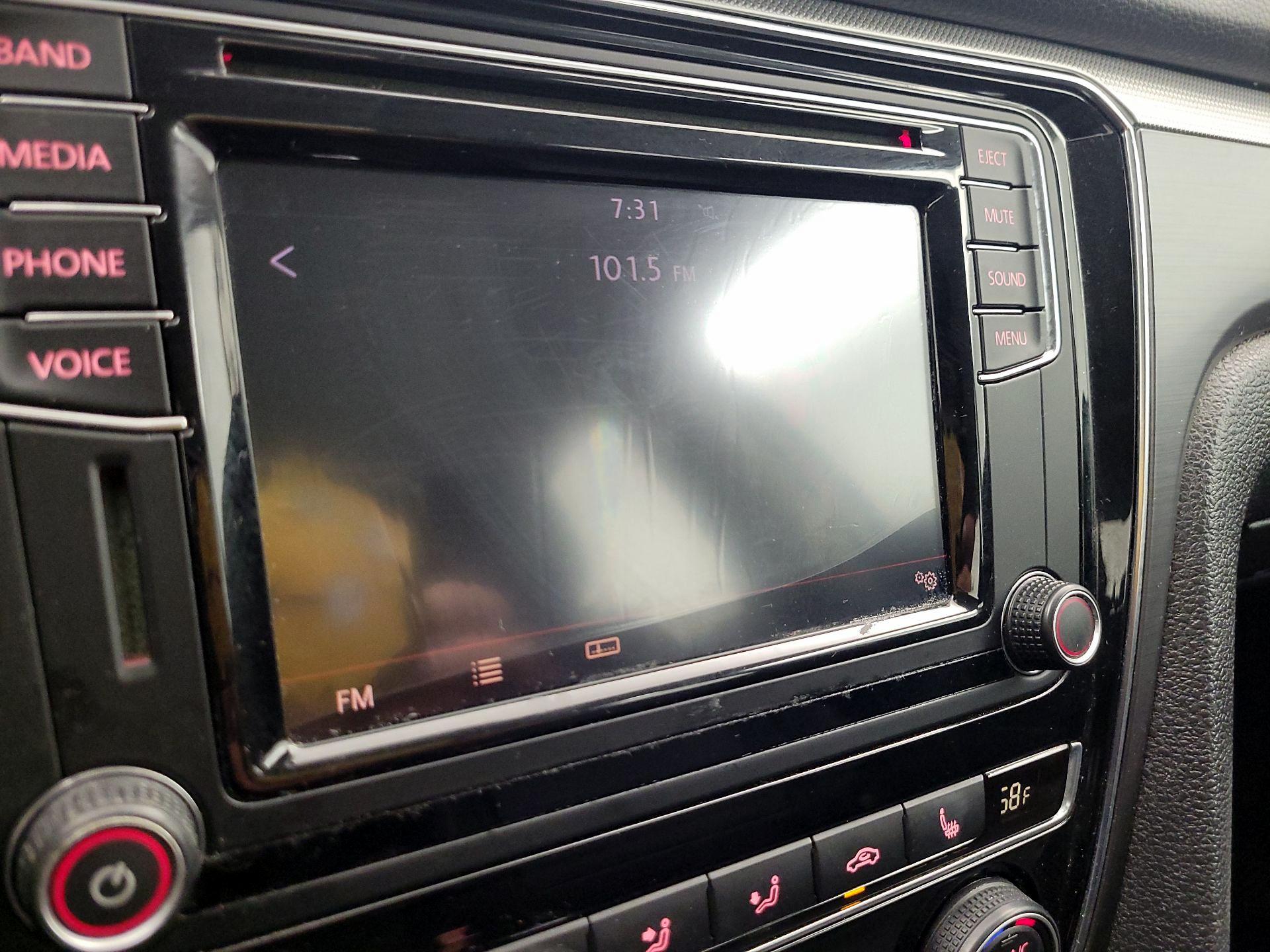 Thumbnail: 2017 Volkswagen Passat - 13