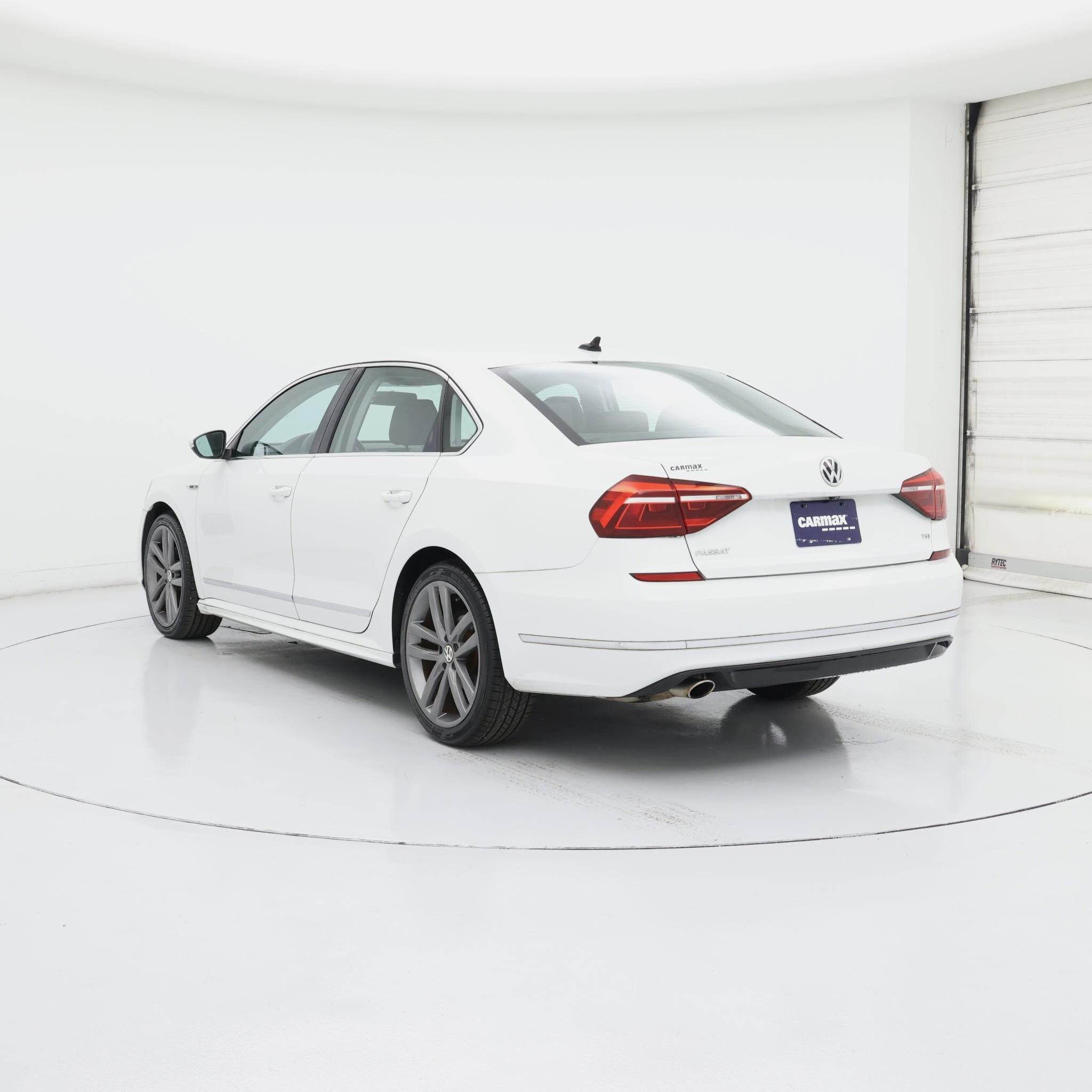 Thumbnail: 2017 Volkswagen Passat - 2