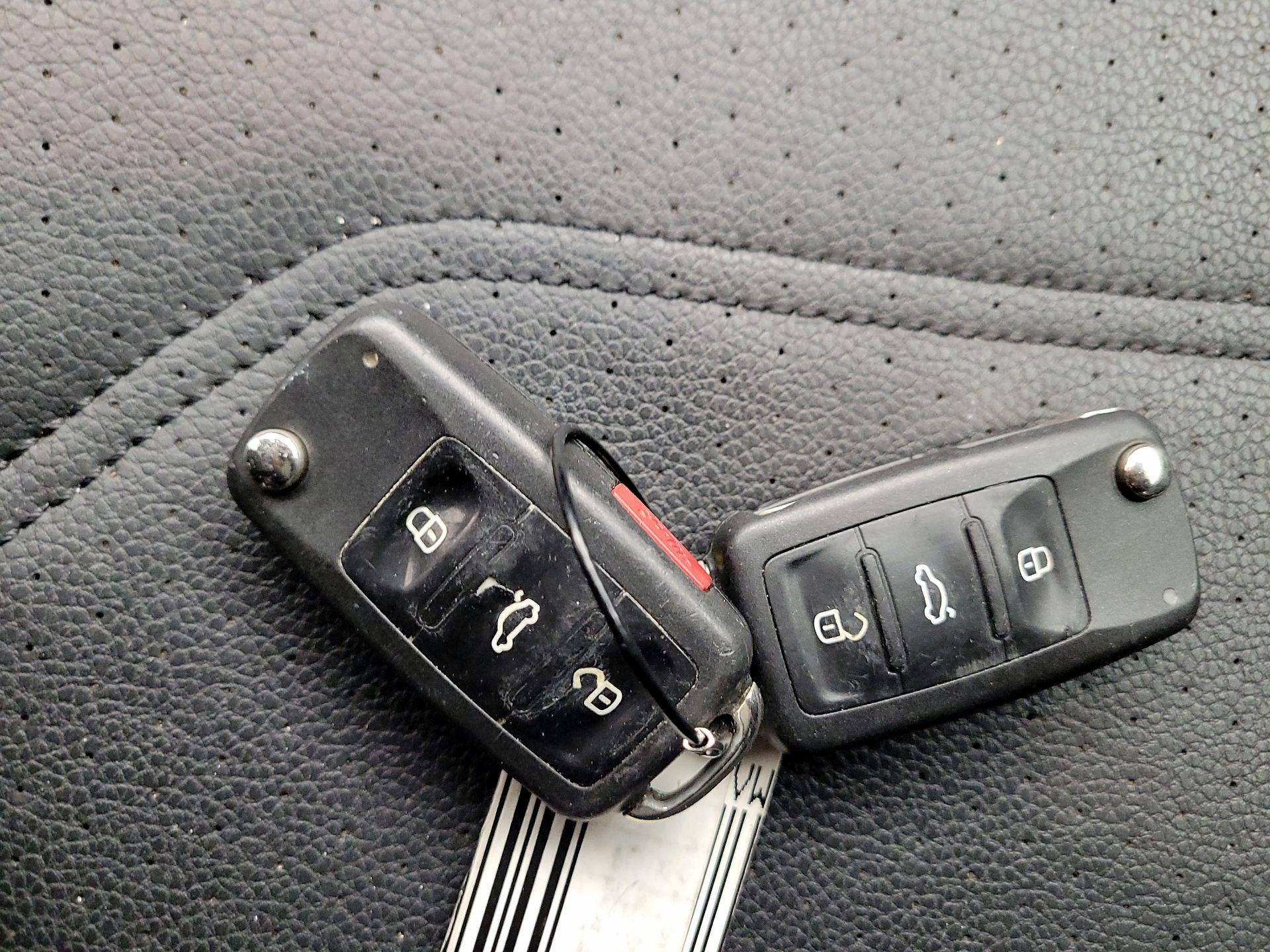 Thumbnail: 2017 Volkswagen Passat - 19