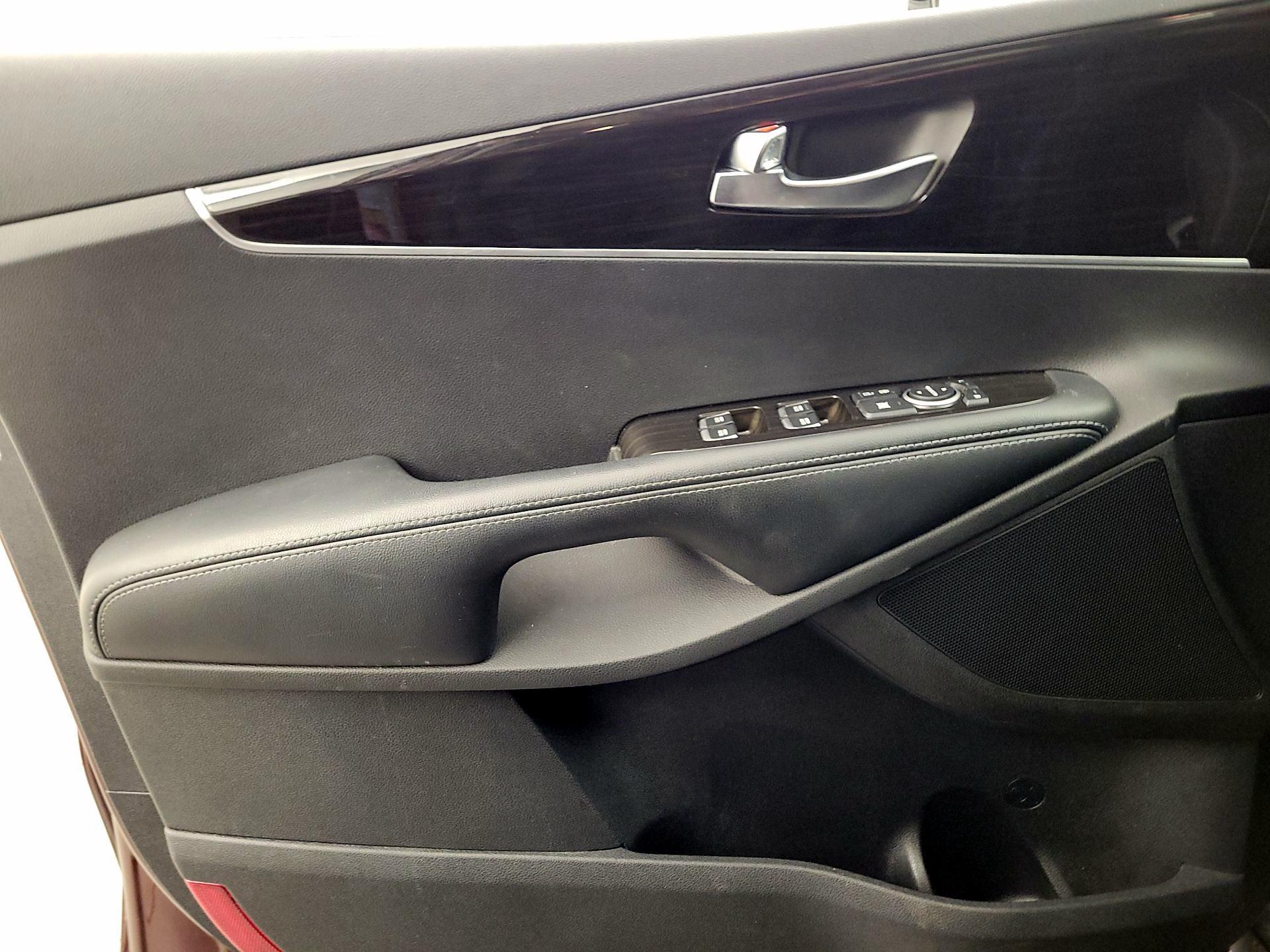 Thumbnail: 2019 Kia Sorento - 12