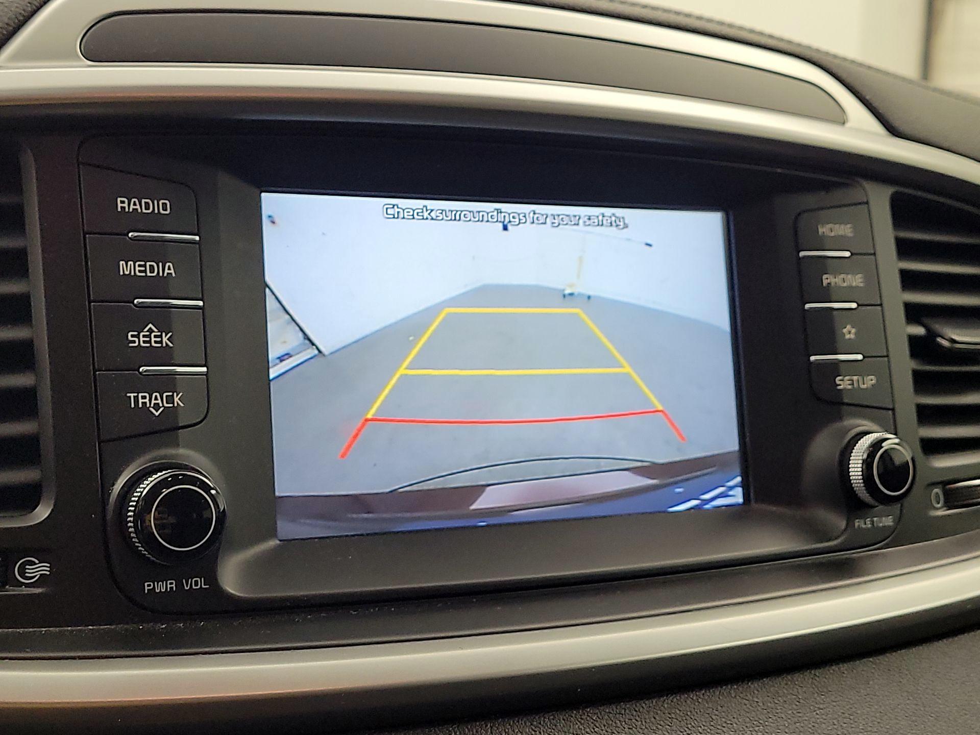 Thumbnail: 2019 Kia Sorento - 14