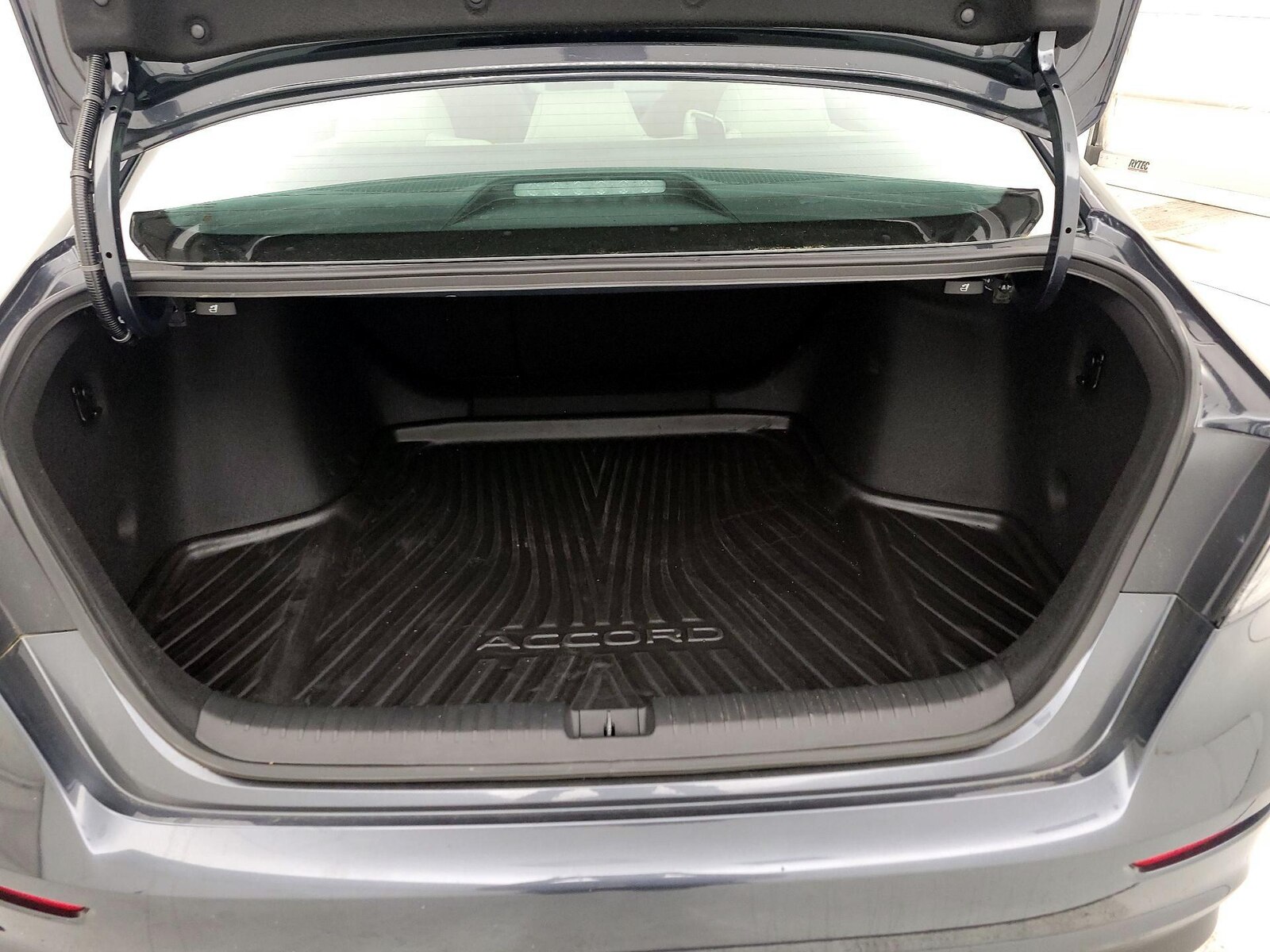 2025 Honda Accord SE - Photo 20
