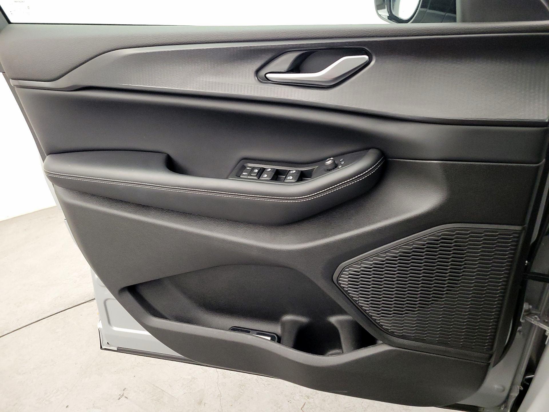 Thumbnail: 2024 Jeep Grand Cherokee - 12