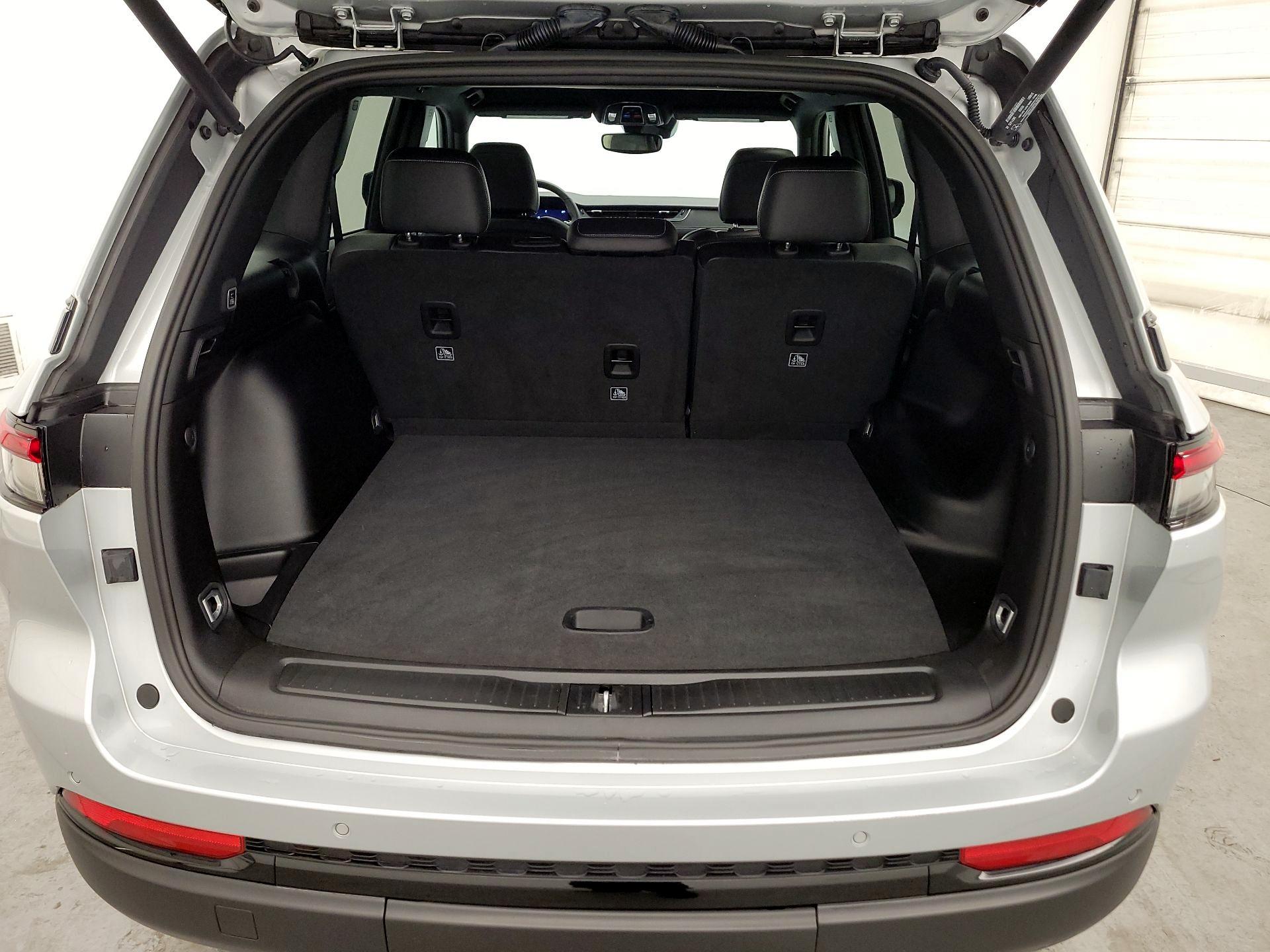 Thumbnail: 2024 Jeep Grand Cherokee - 19