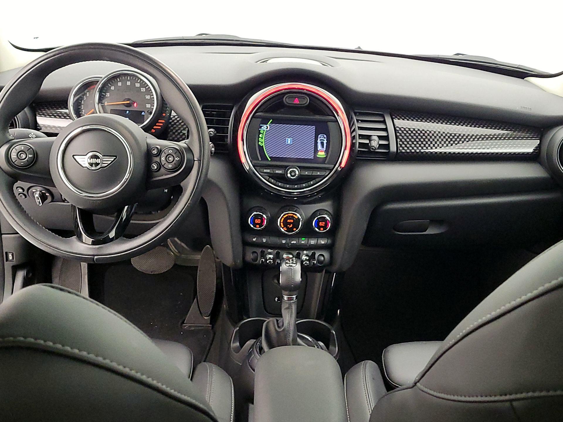 Thumbnail: 2017 MINI Cooper Hardtop - 9